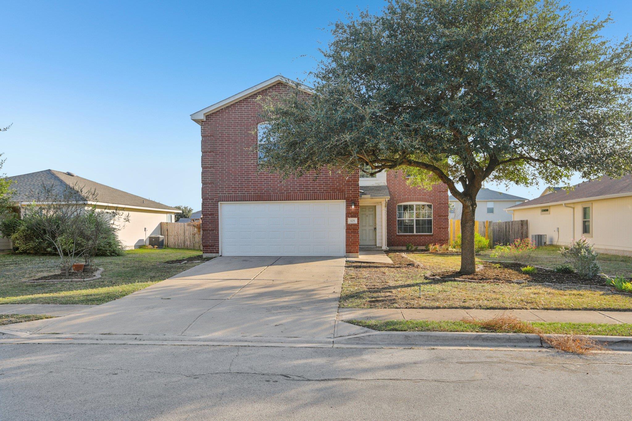 125 Phillips St, Hutto, TX 78621