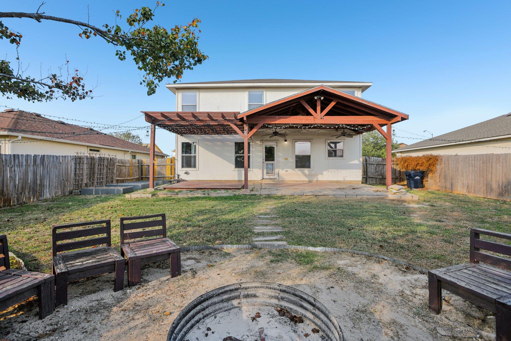 125 Phillips St, Hutto, TX 78621