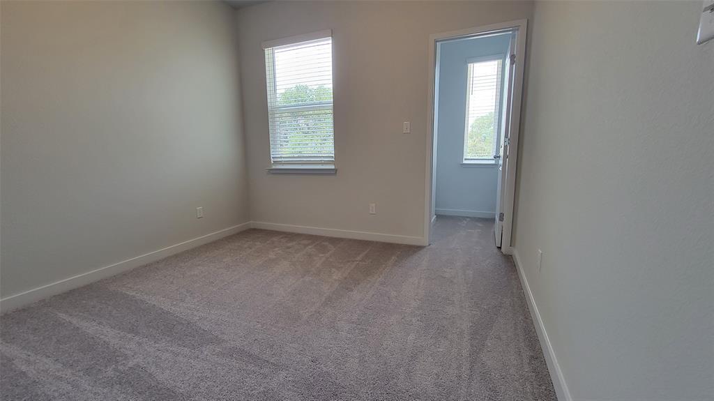 605 W South St # 231, Leander, TX 78641