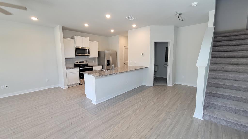 605 W South St # 231, Leander, TX 78641