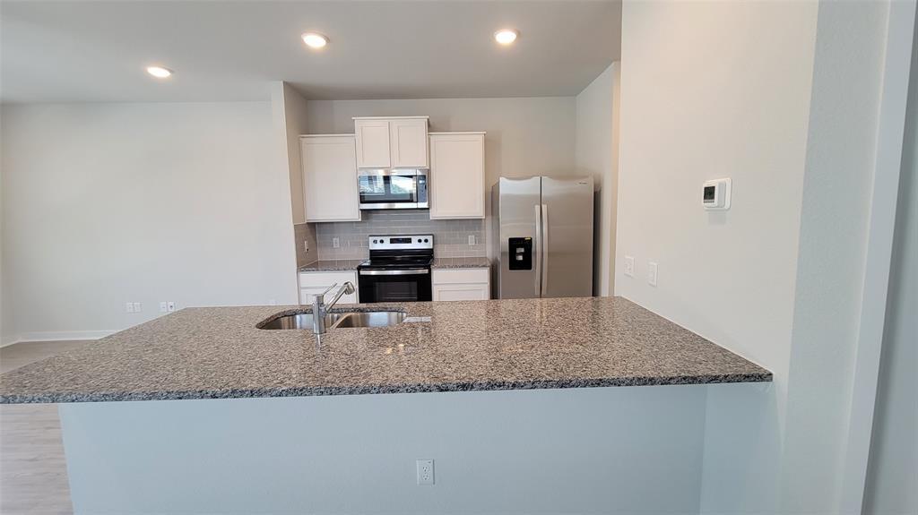 605 W South St # 231, Leander, TX 78641