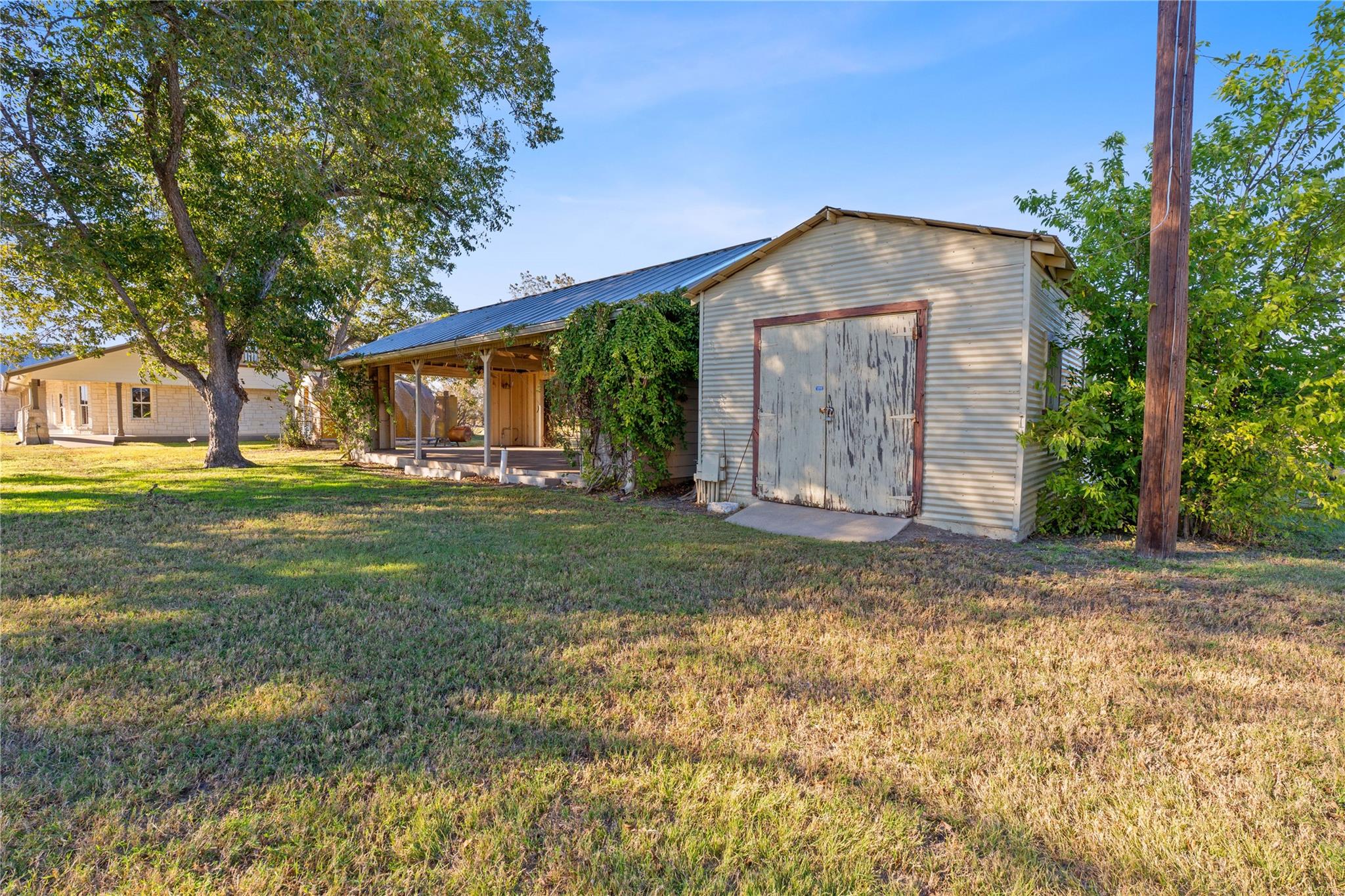 400 County Road 483, Taylor, TX 76574