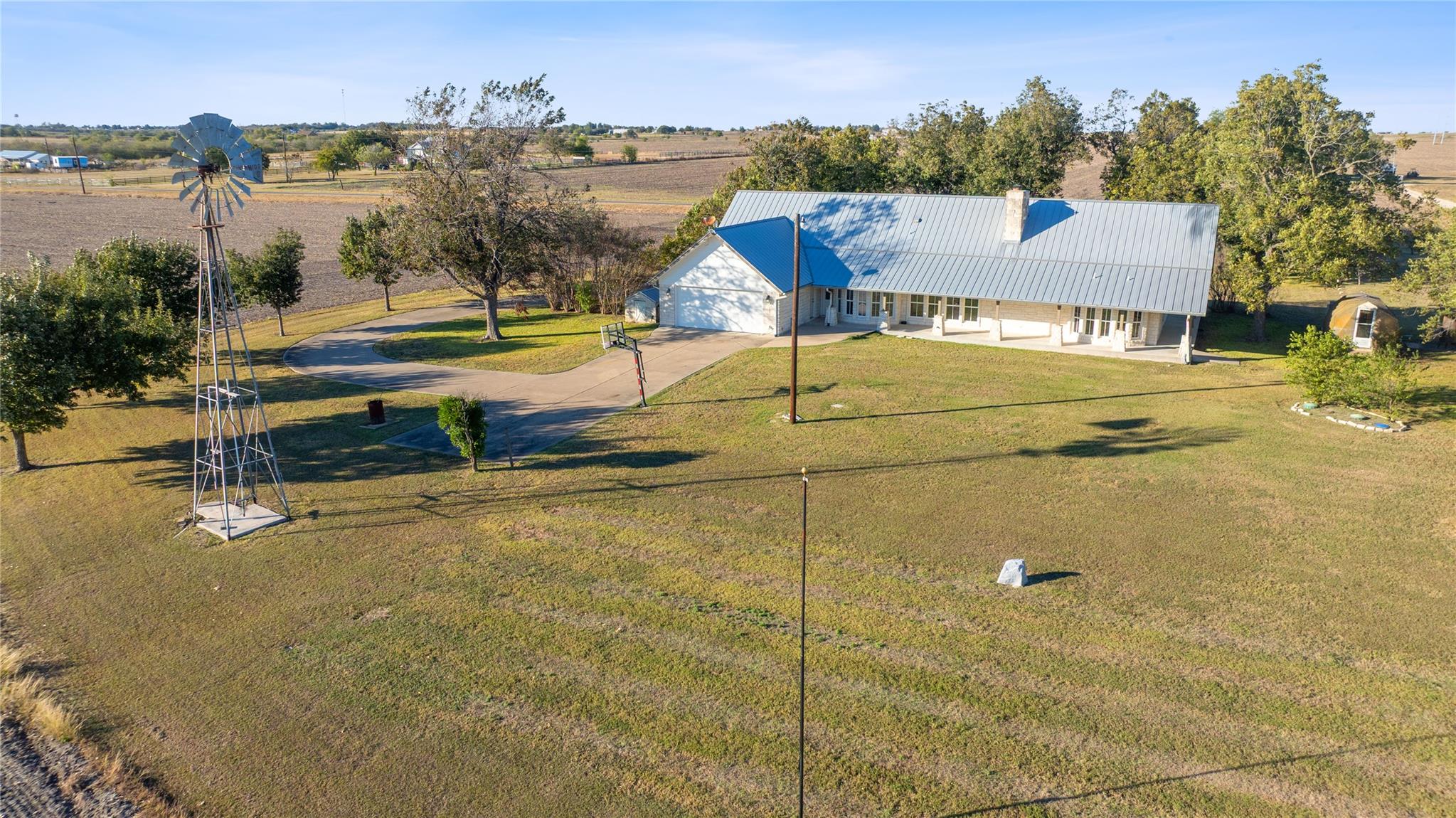 400 County Road 483, Taylor, TX 76574