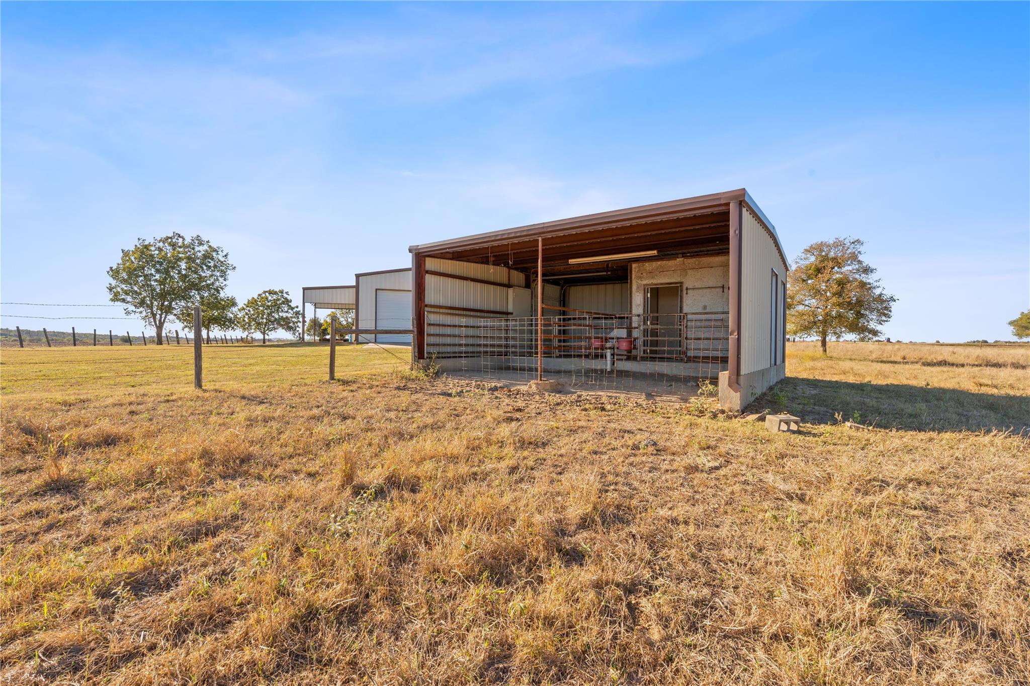 400 County Road 483, Taylor, TX 76574