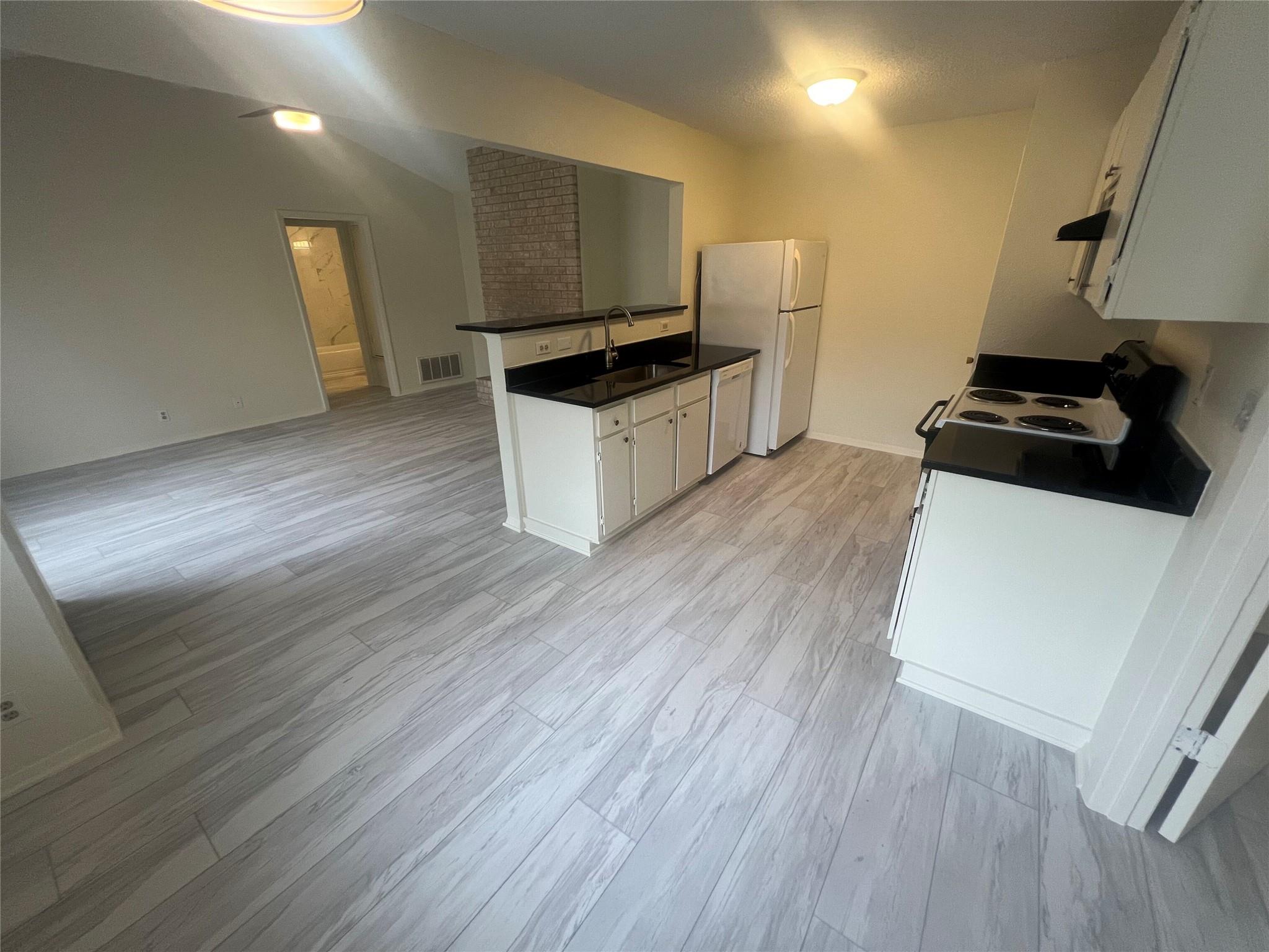 807 Lloyd Ln # A, Elgin, TX 78621