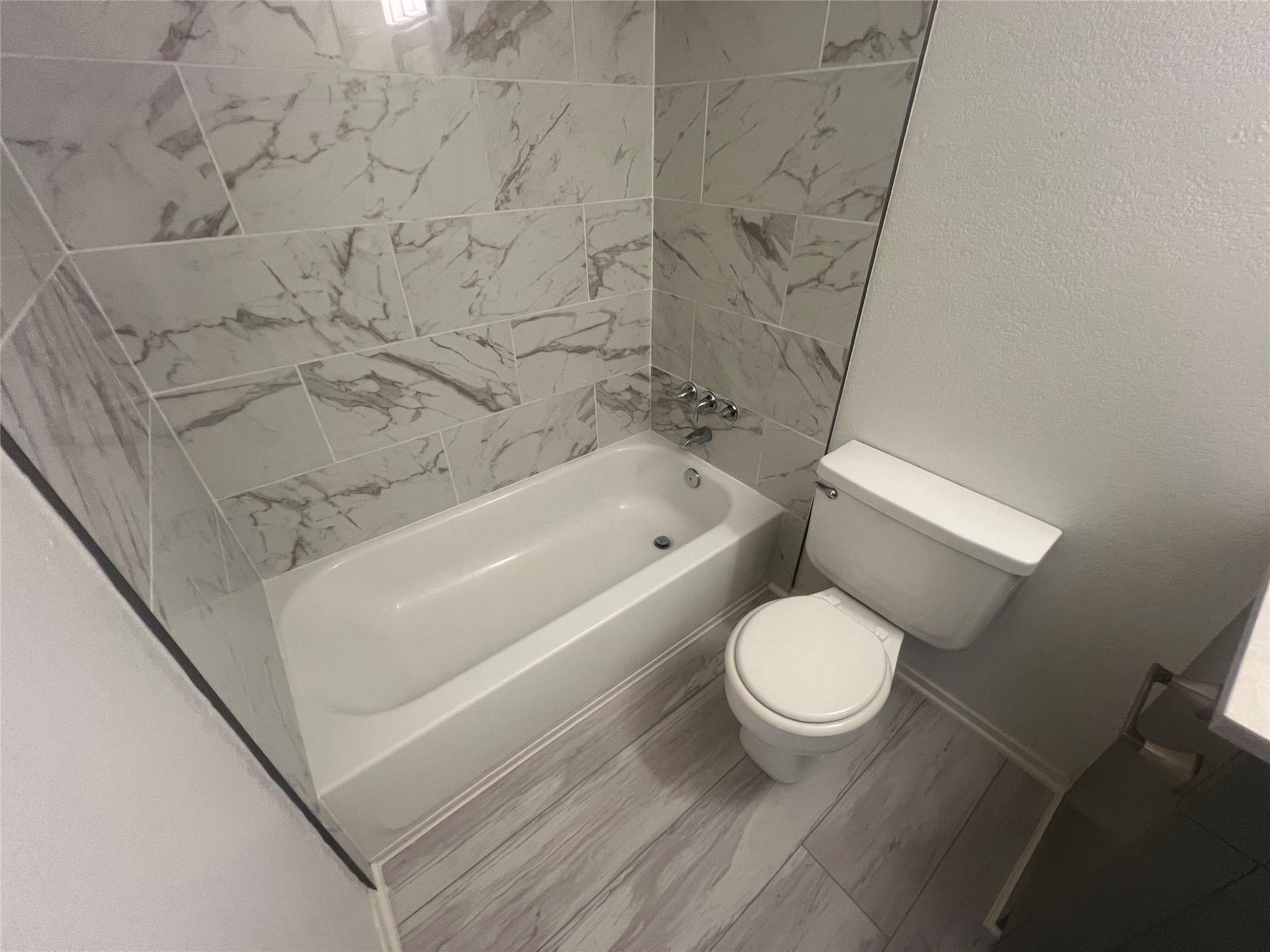 807 Lloyd Ln # A, Elgin, TX 78621