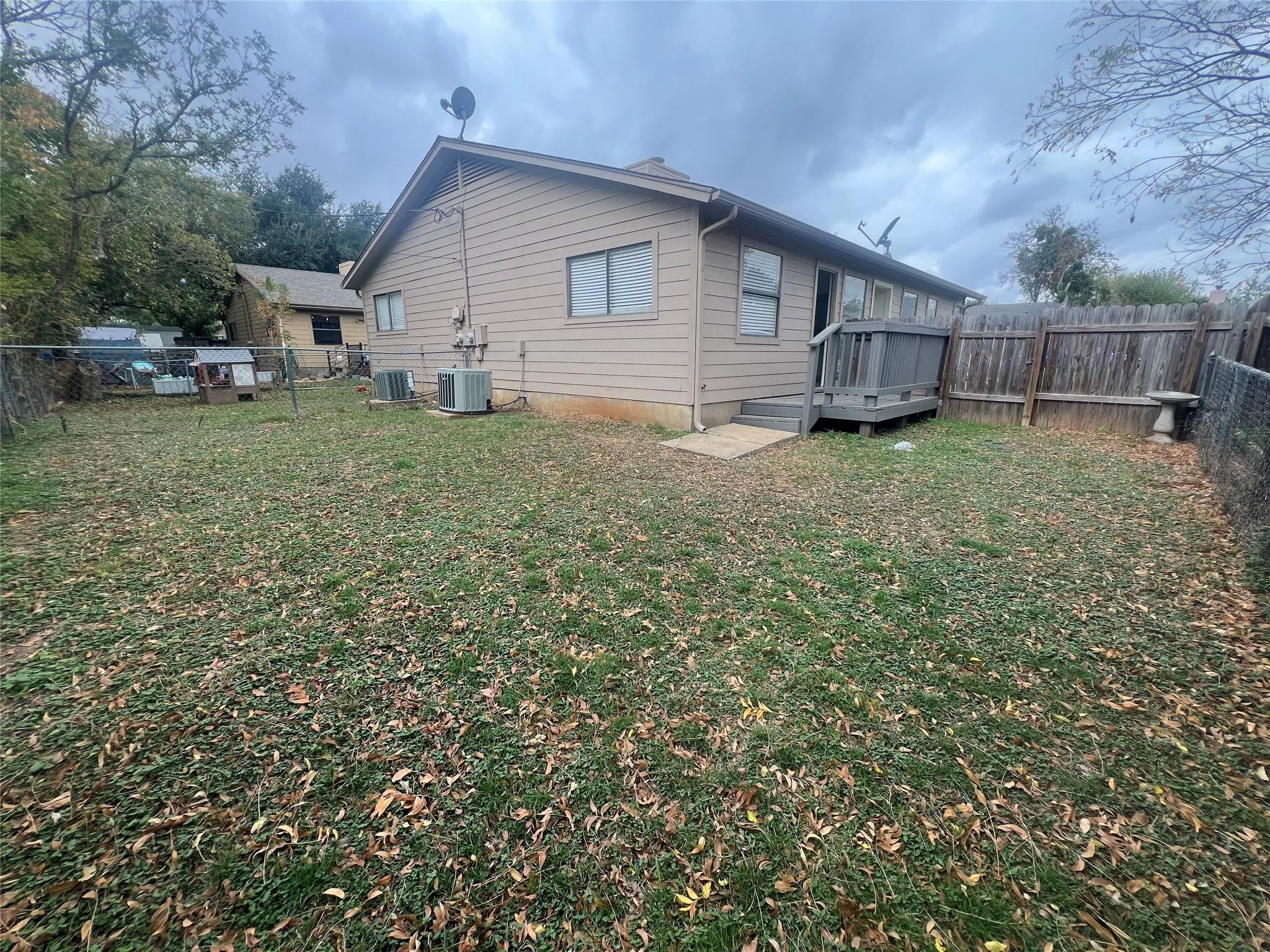 807 Lloyd Ln # A, Elgin, TX 78621