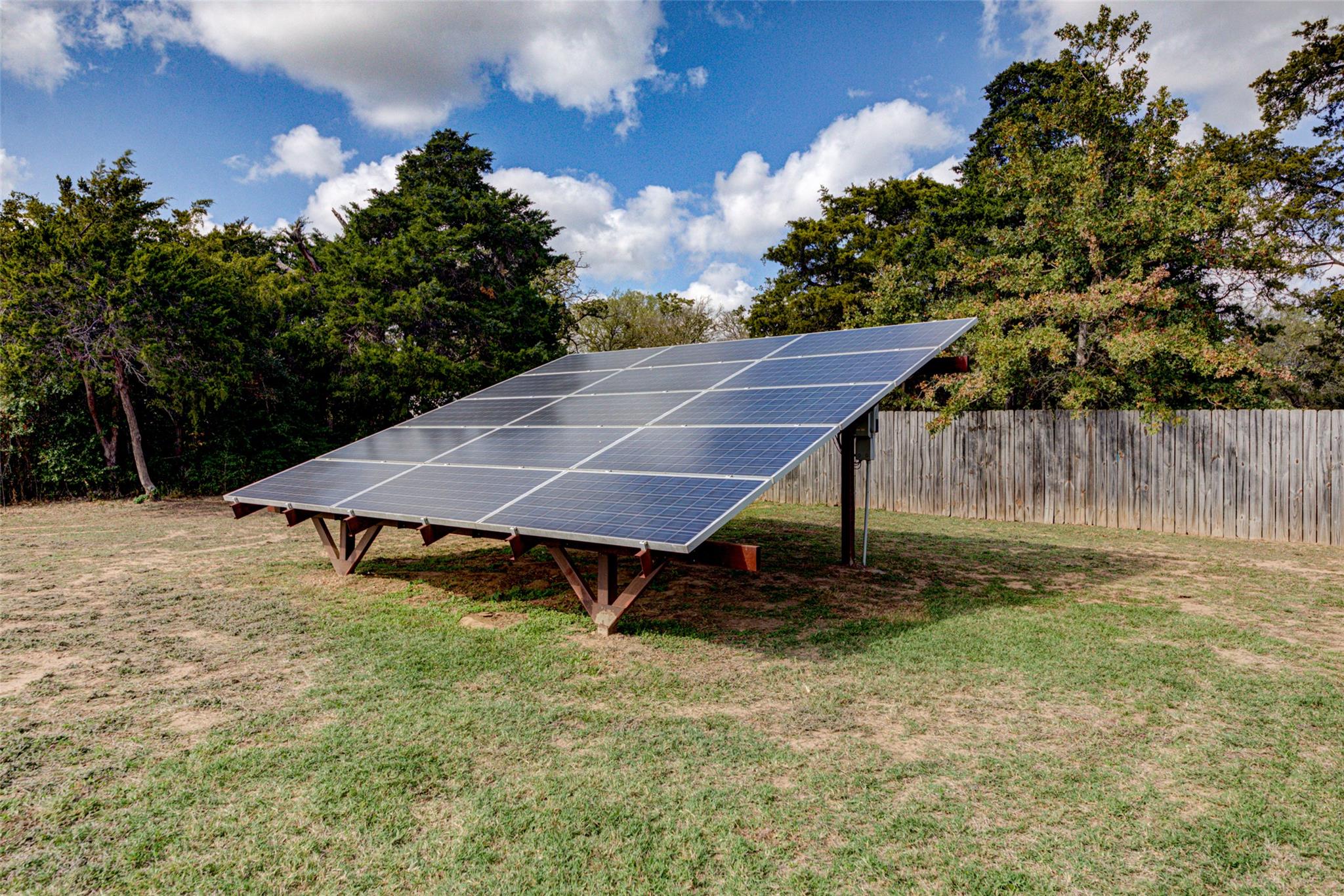 112 Speegle Ct, Cedar Creek, TX 78612