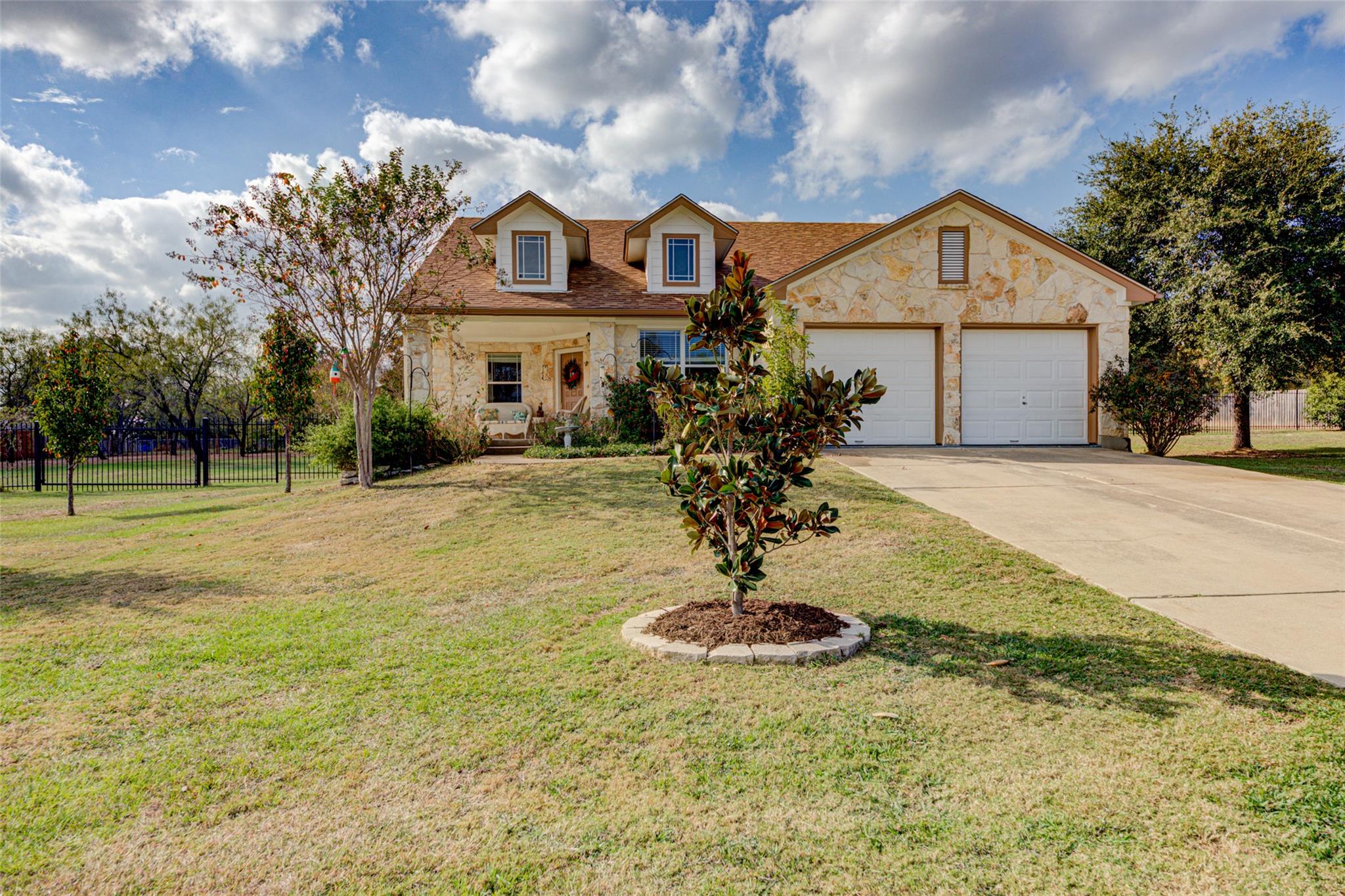 112 Speegle Ct, Cedar Creek, TX 78612