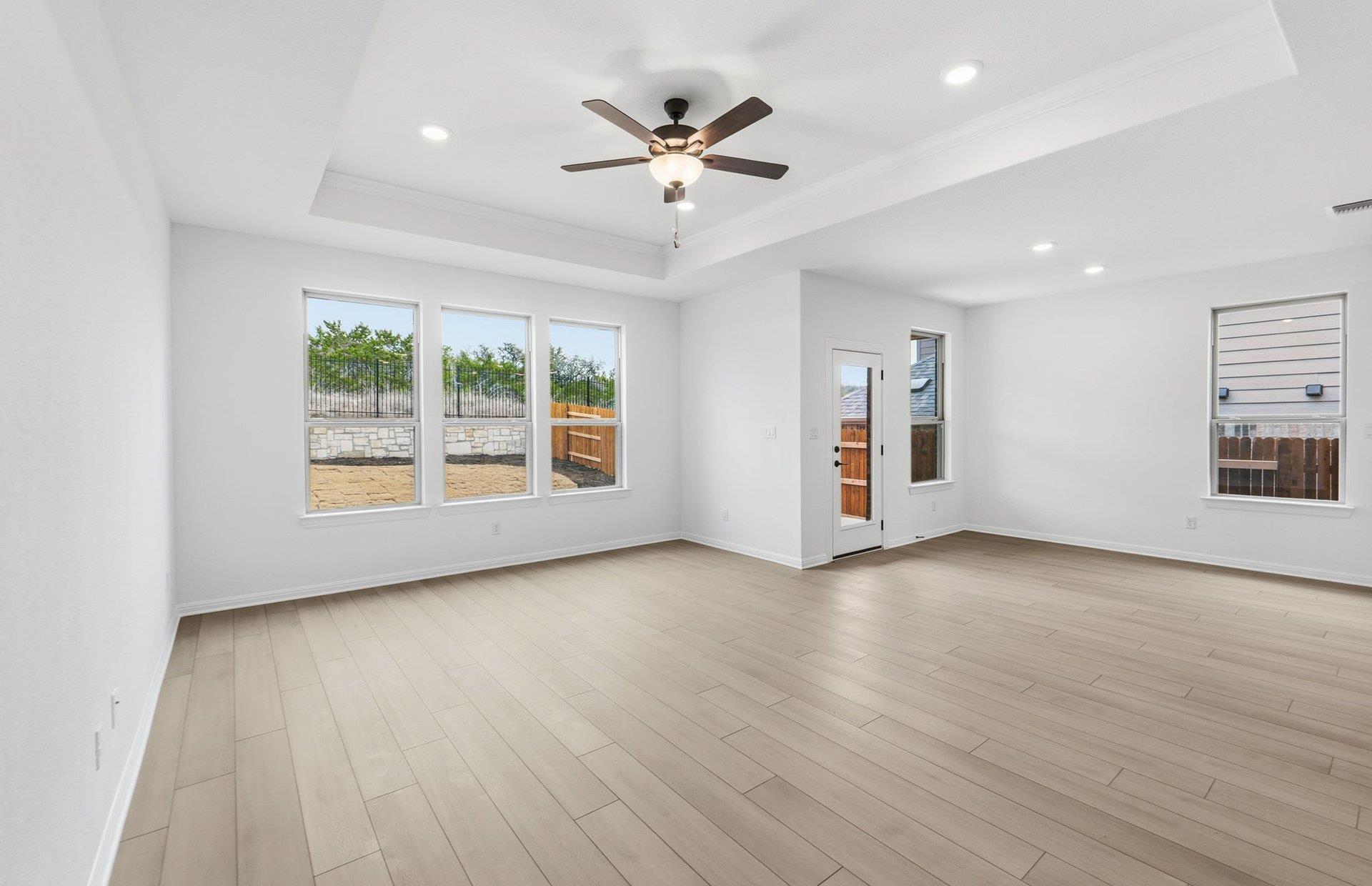 6917 Cliff Rose Dr, Spicewood, TX 78669