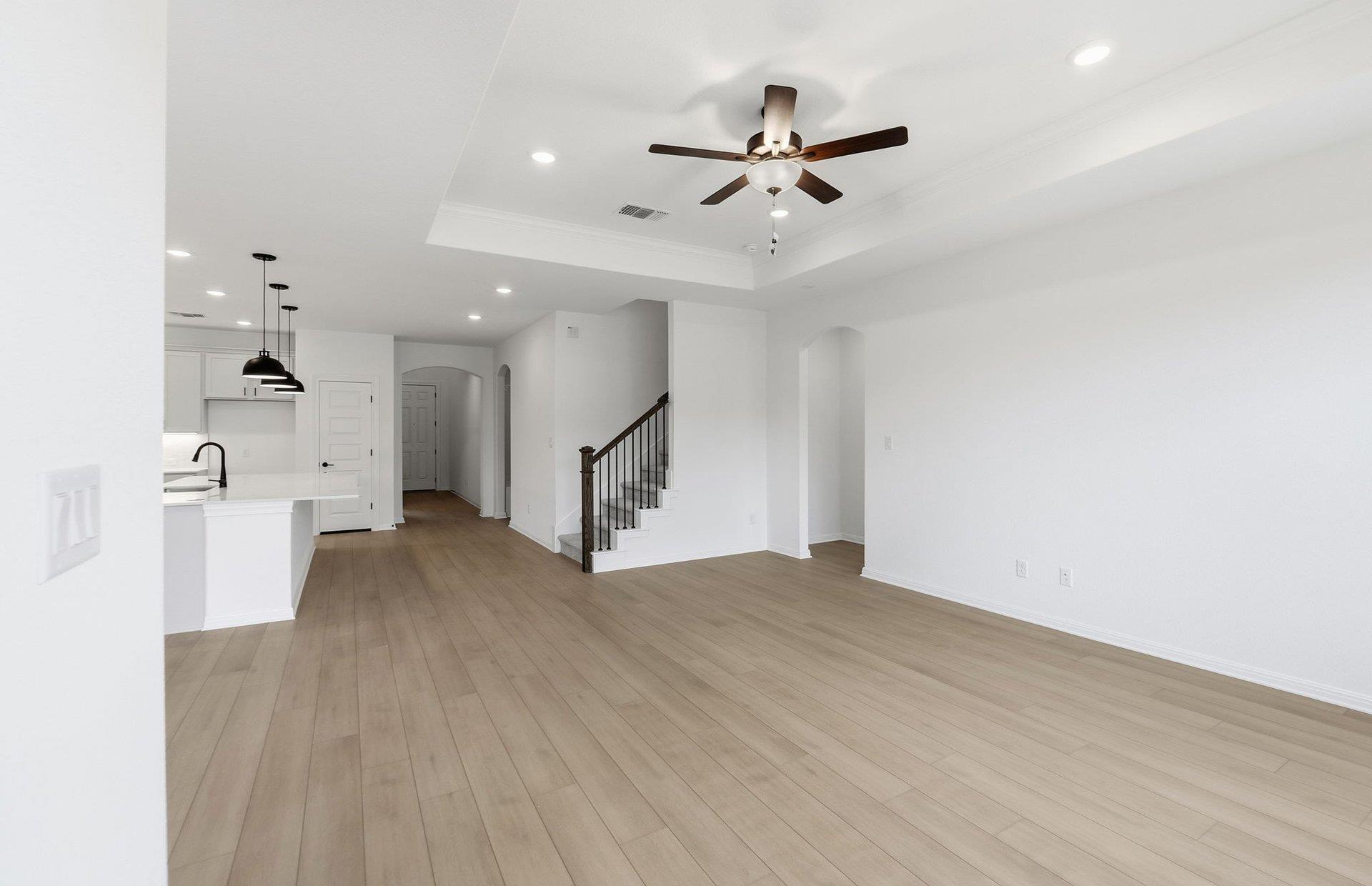 6917 Cliff Rose Dr, Spicewood, TX 78669