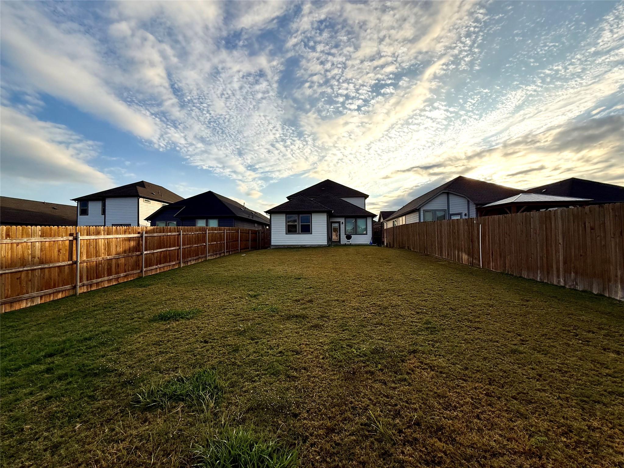 174 Gullivers Dr, Elgin, TX 78621