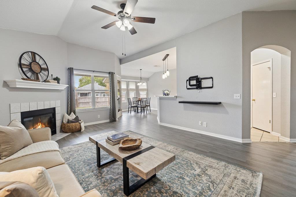 1000 Salvia Ct, Leander, TX 78641