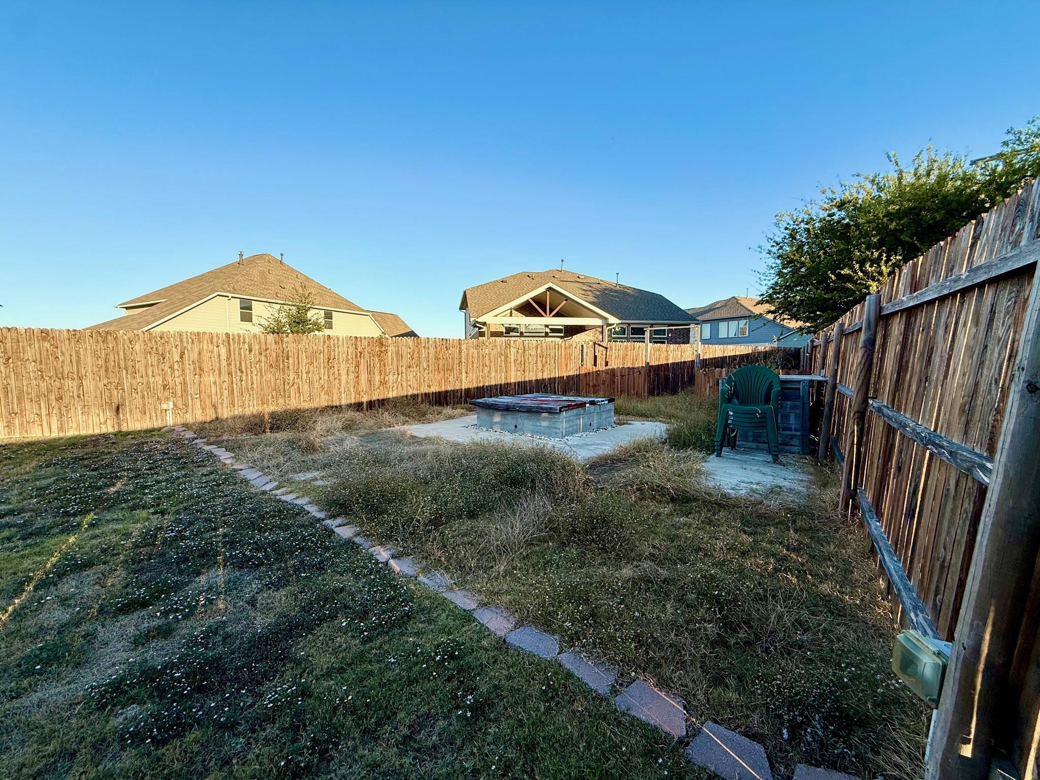 249 La Dera Dr, Liberty Hill, TX 78642