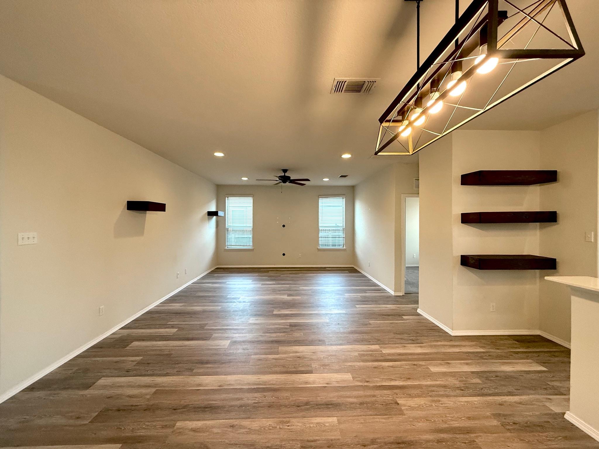 249 La Dera Dr, Liberty Hill, TX 78642