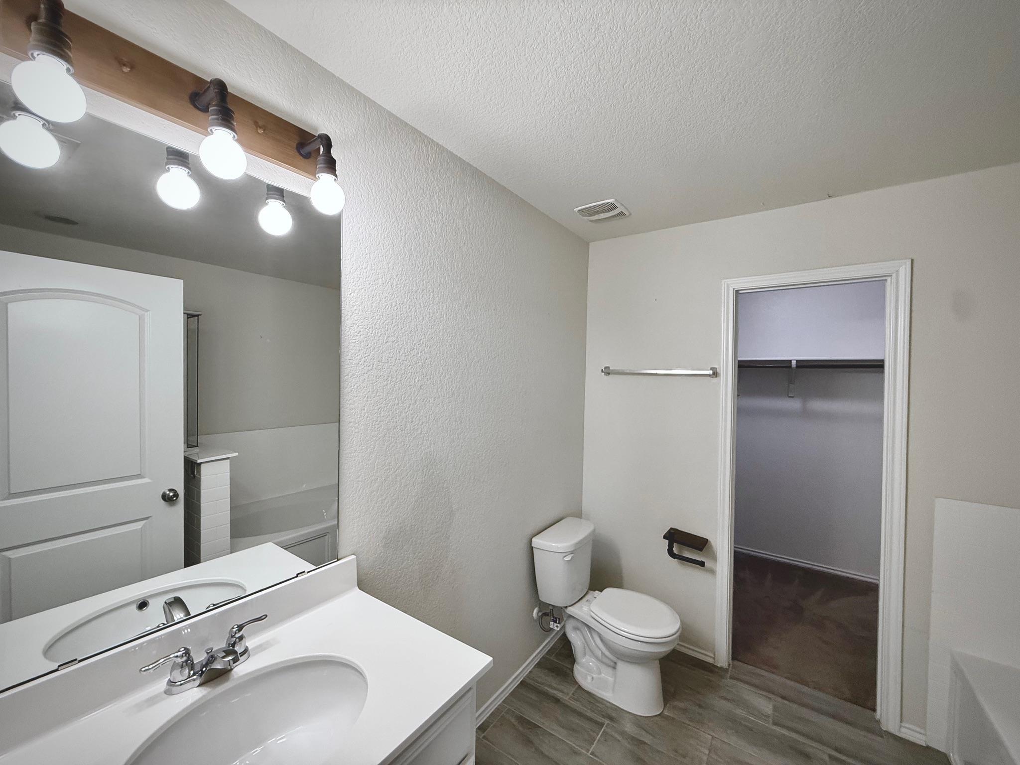 249 La Dera Dr, Liberty Hill, TX 78642