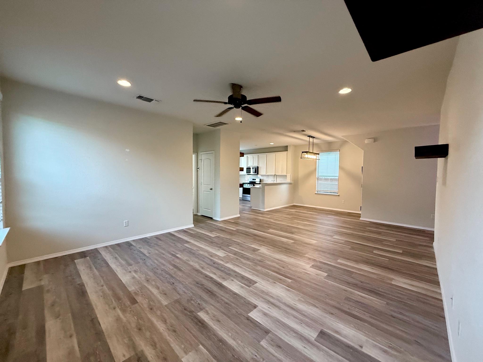 249 La Dera Dr, Liberty Hill, TX 78642