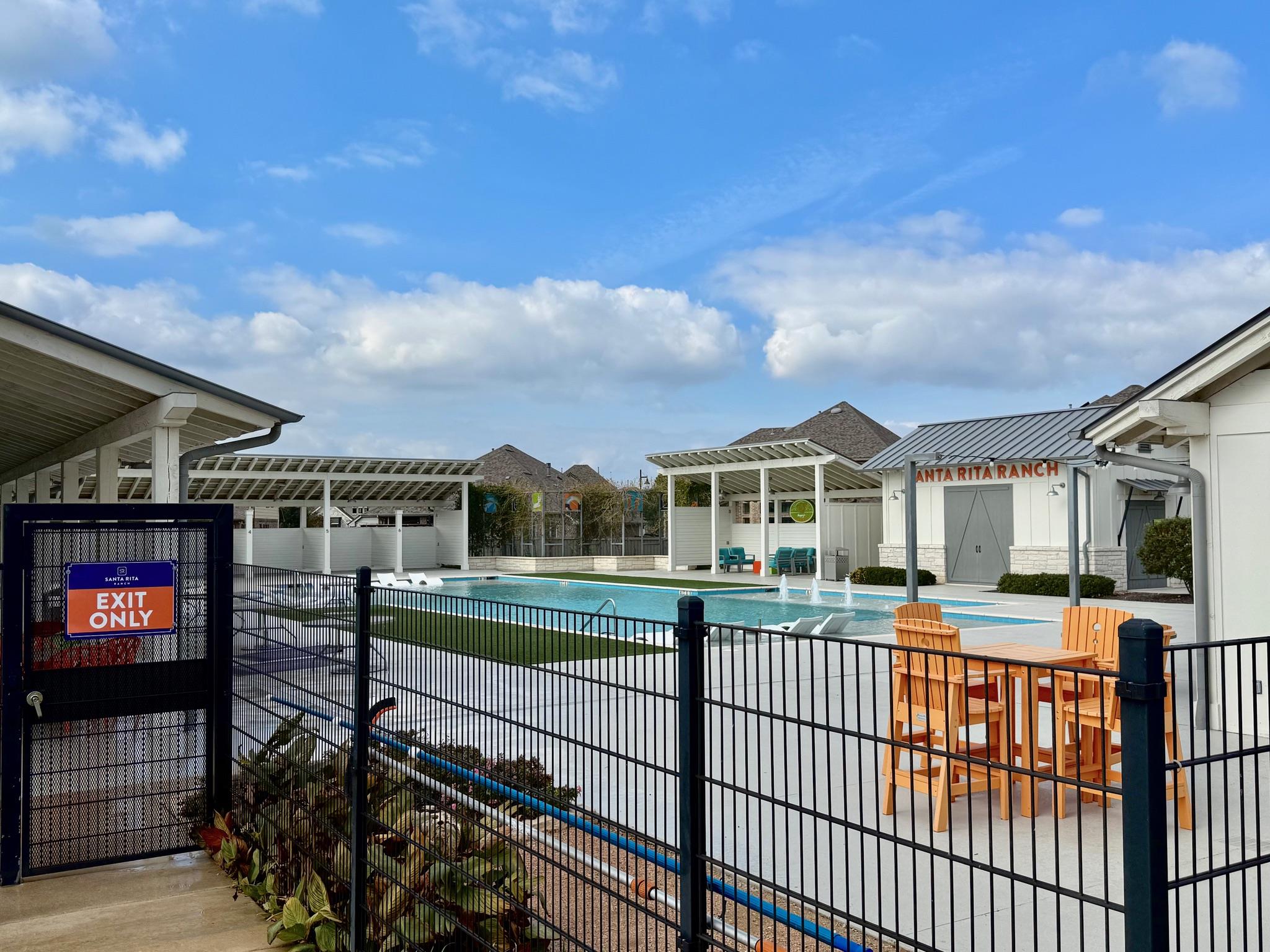 249 La Dera Dr, Liberty Hill, TX 78642