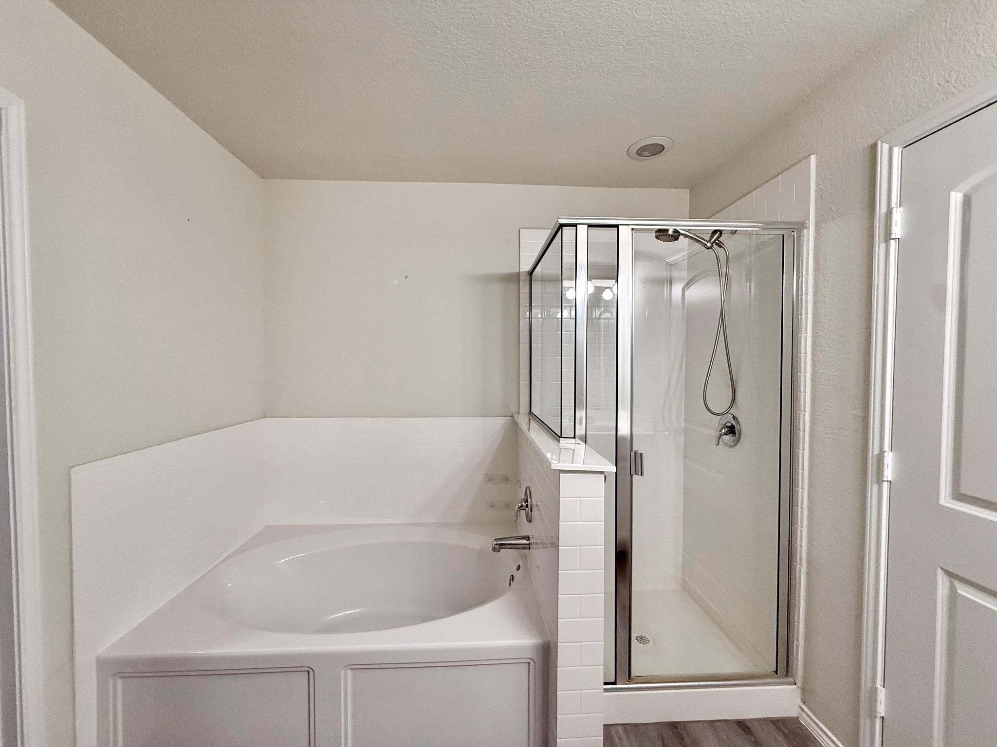 249 La Dera Dr, Liberty Hill, TX 78642