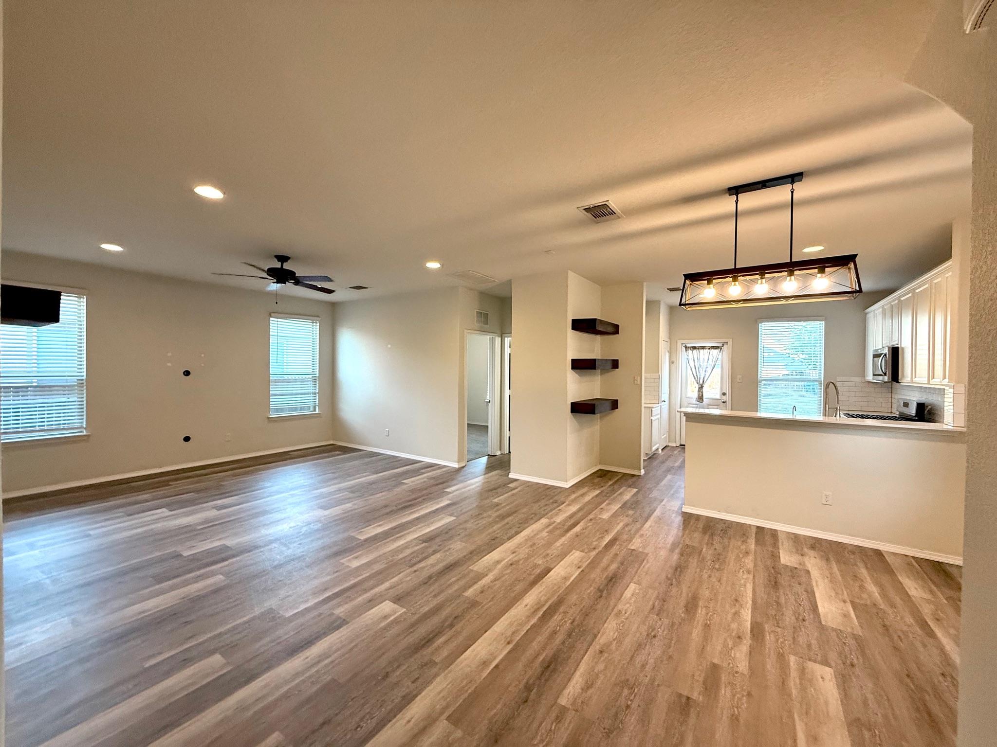 249 La Dera Dr, Liberty Hill, TX 78642