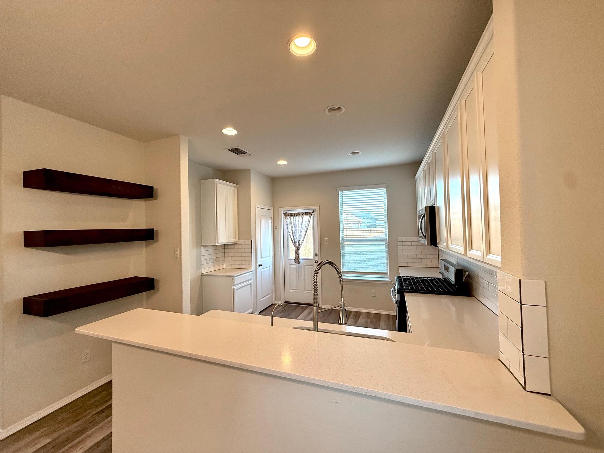 249 La Dera Dr, Liberty Hill, TX 78642