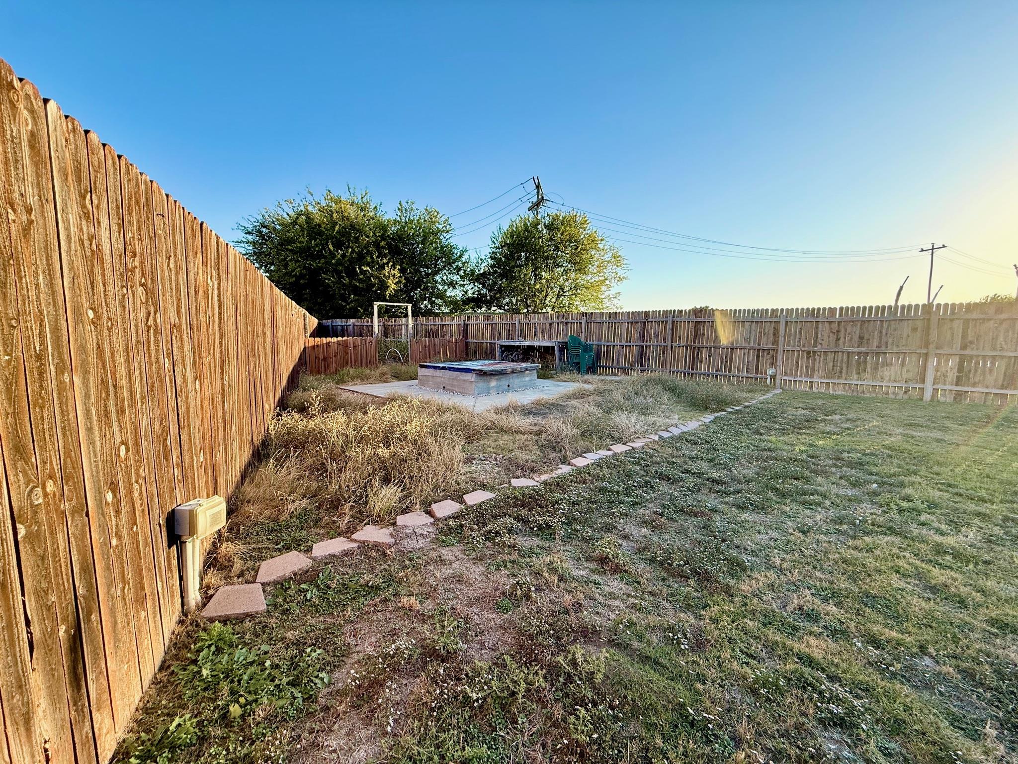 249 La Dera Dr, Liberty Hill, TX 78642