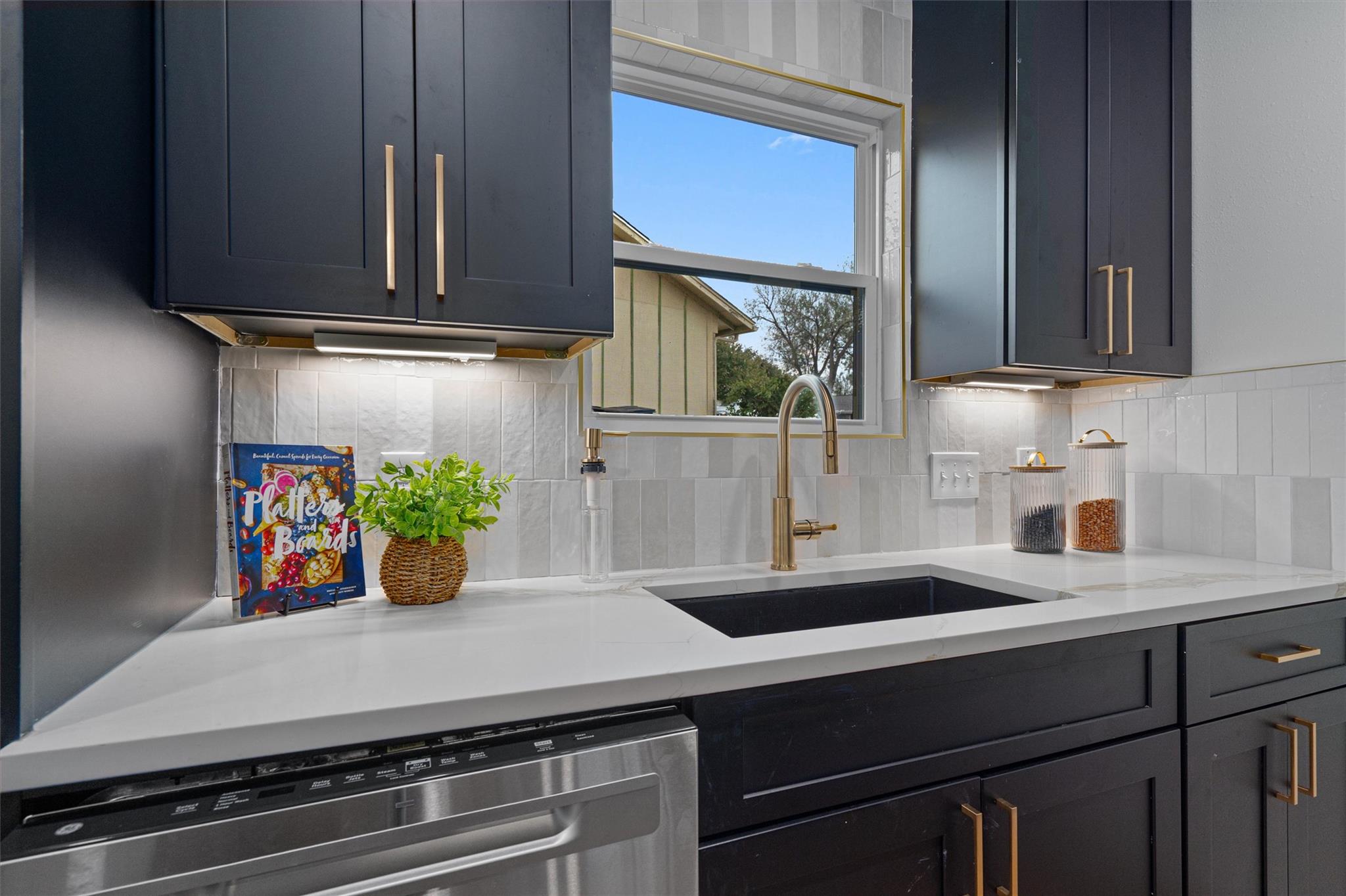 4714 Bundyhill Dr, Austin, TX 78723