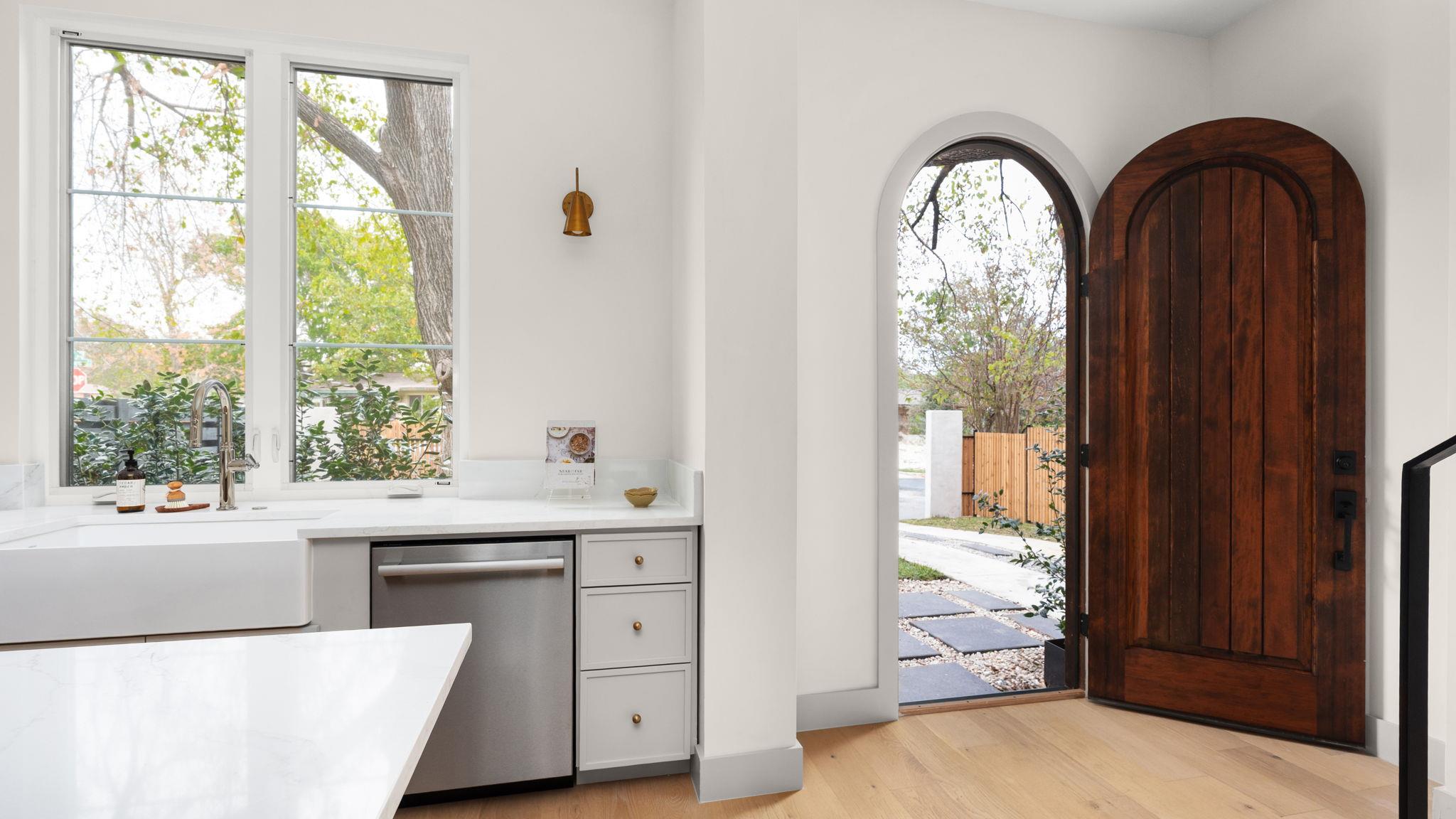 4900 Majestic Dr, Austin, TX 78745