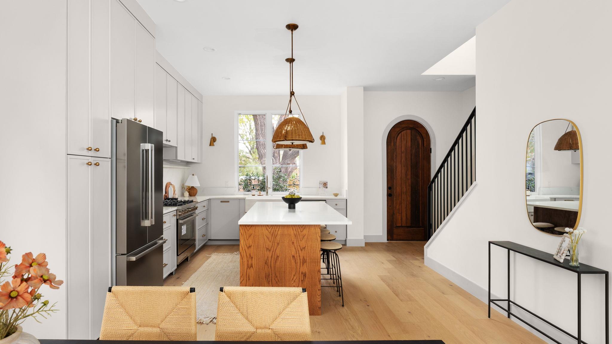 4900 Majestic Dr, Austin, TX 78745