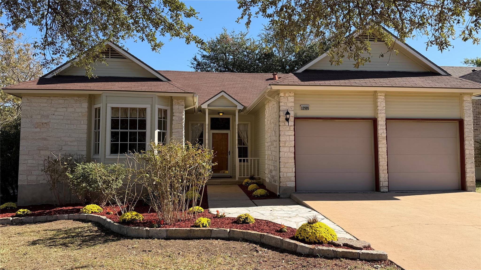 12505 Hunters Chase Dr, Austin, TX 78729