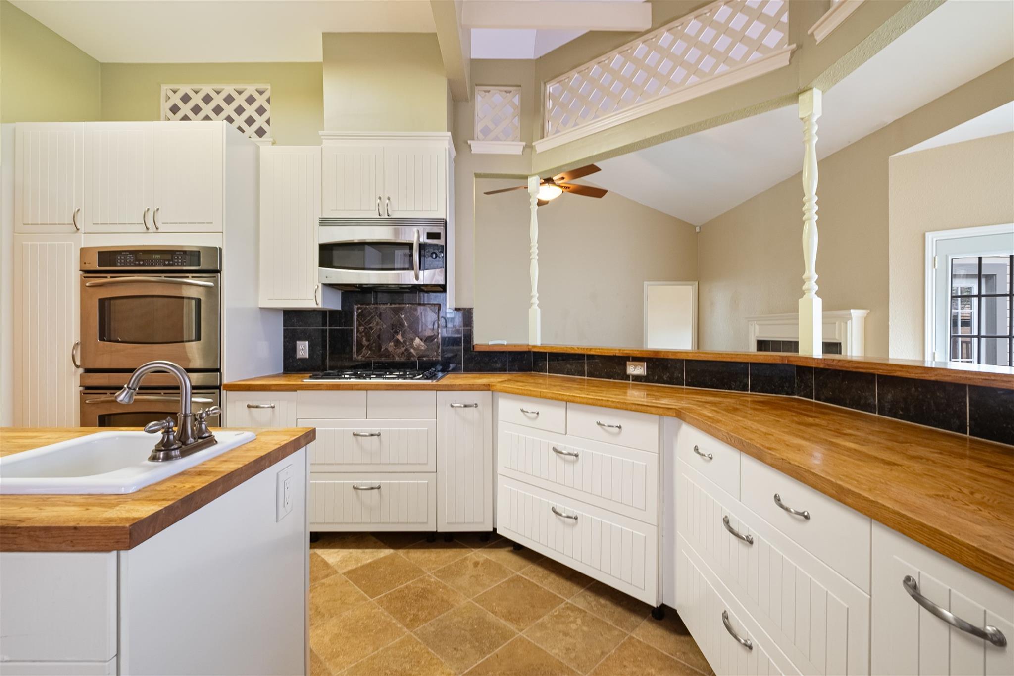 12505 Hunters Chase Dr, Austin, TX 78729