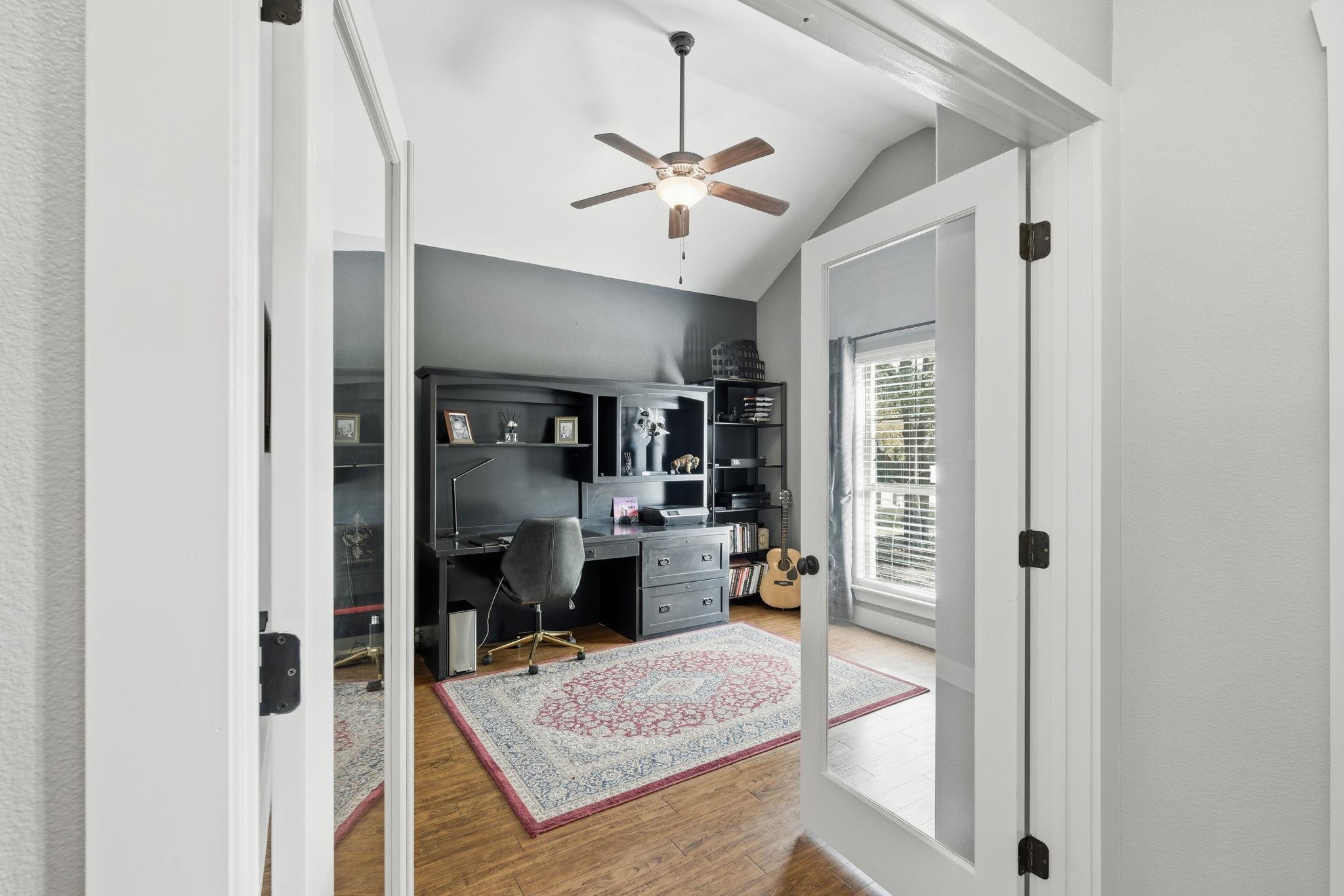 208 Independence Dr, Georgetown, TX 78633