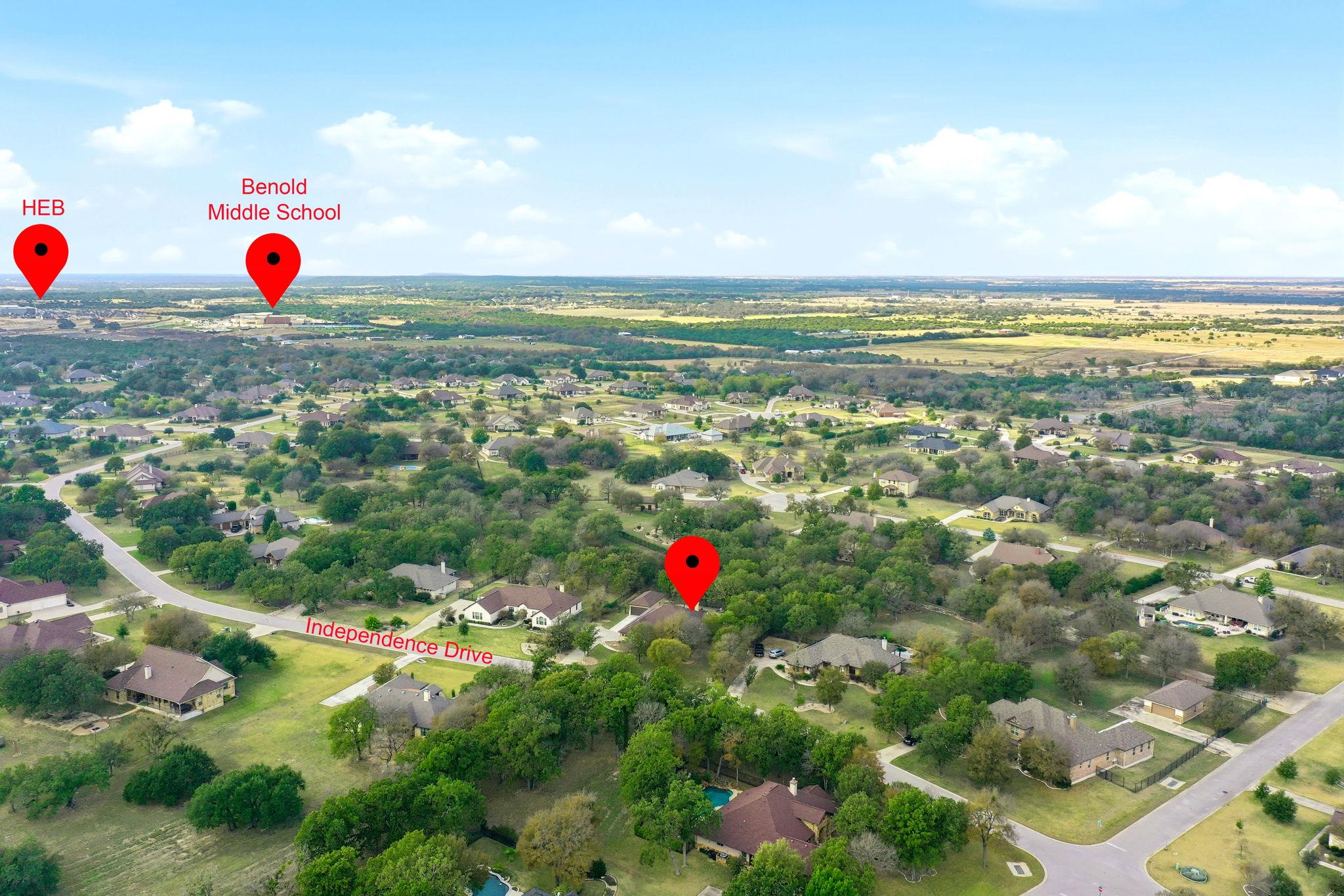 208 Independence Dr, Georgetown, TX 78633