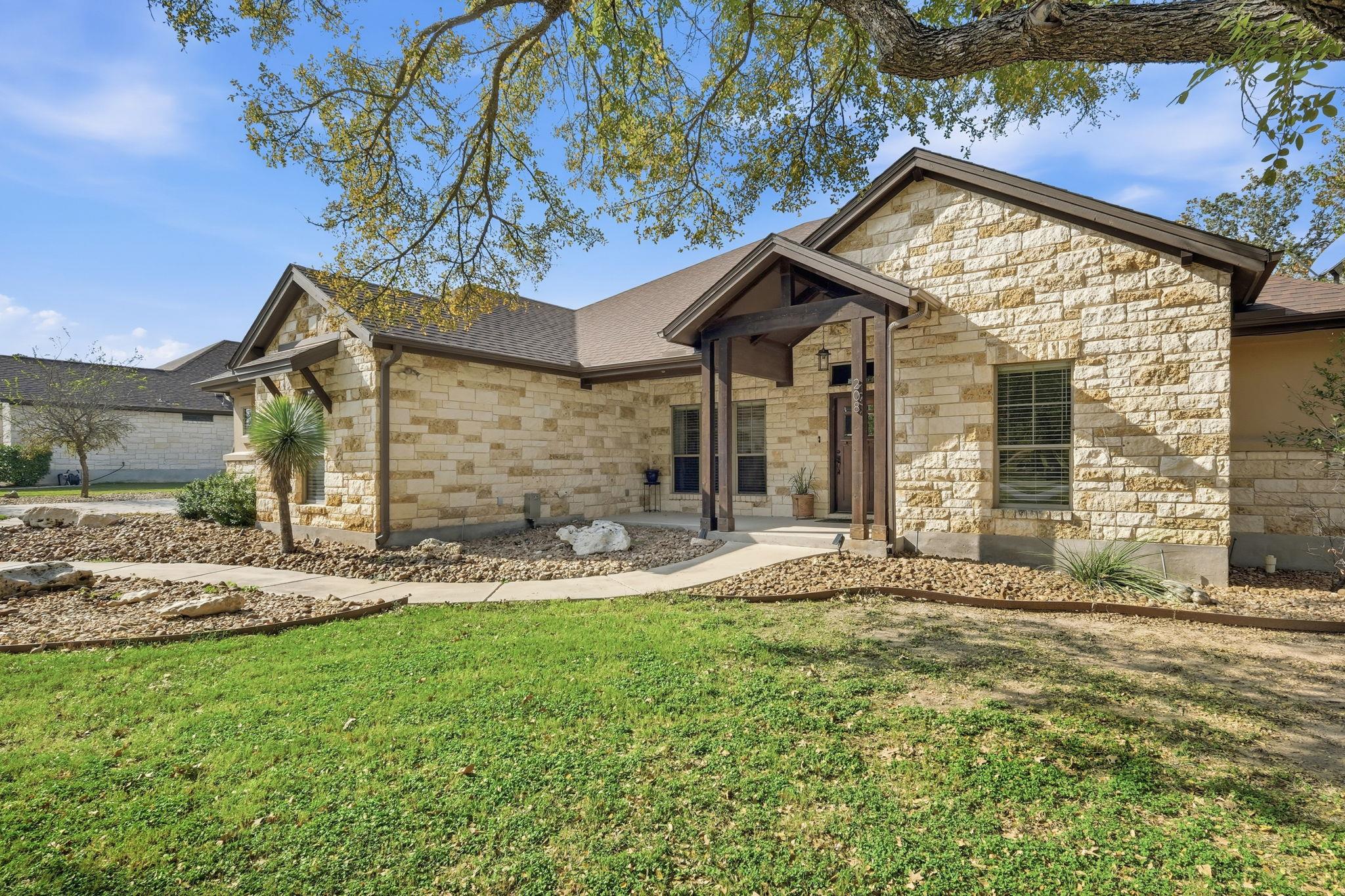 208 Independence Dr, Georgetown, TX 78633