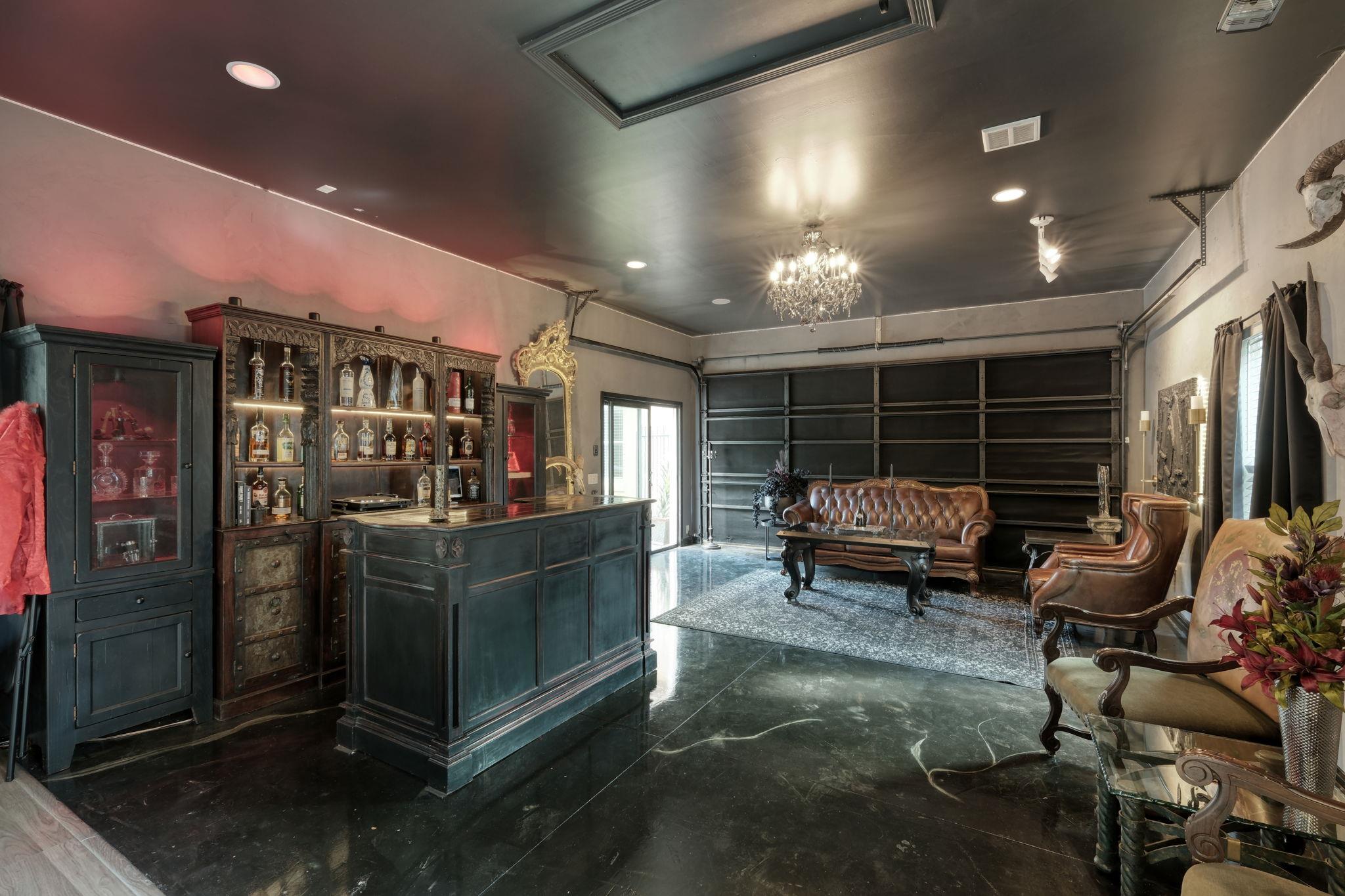 208 Independence Dr, Georgetown, TX 78633