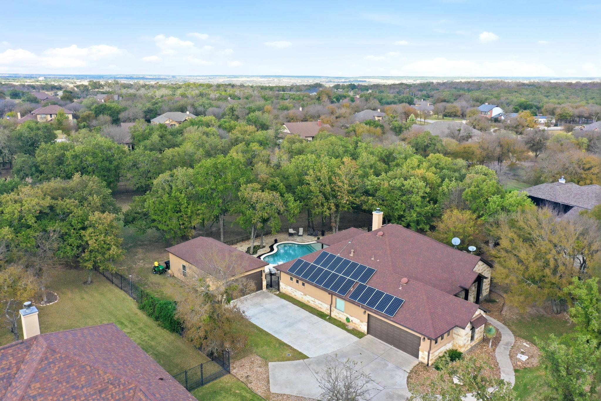 208 Independence Dr, Georgetown, TX 78633