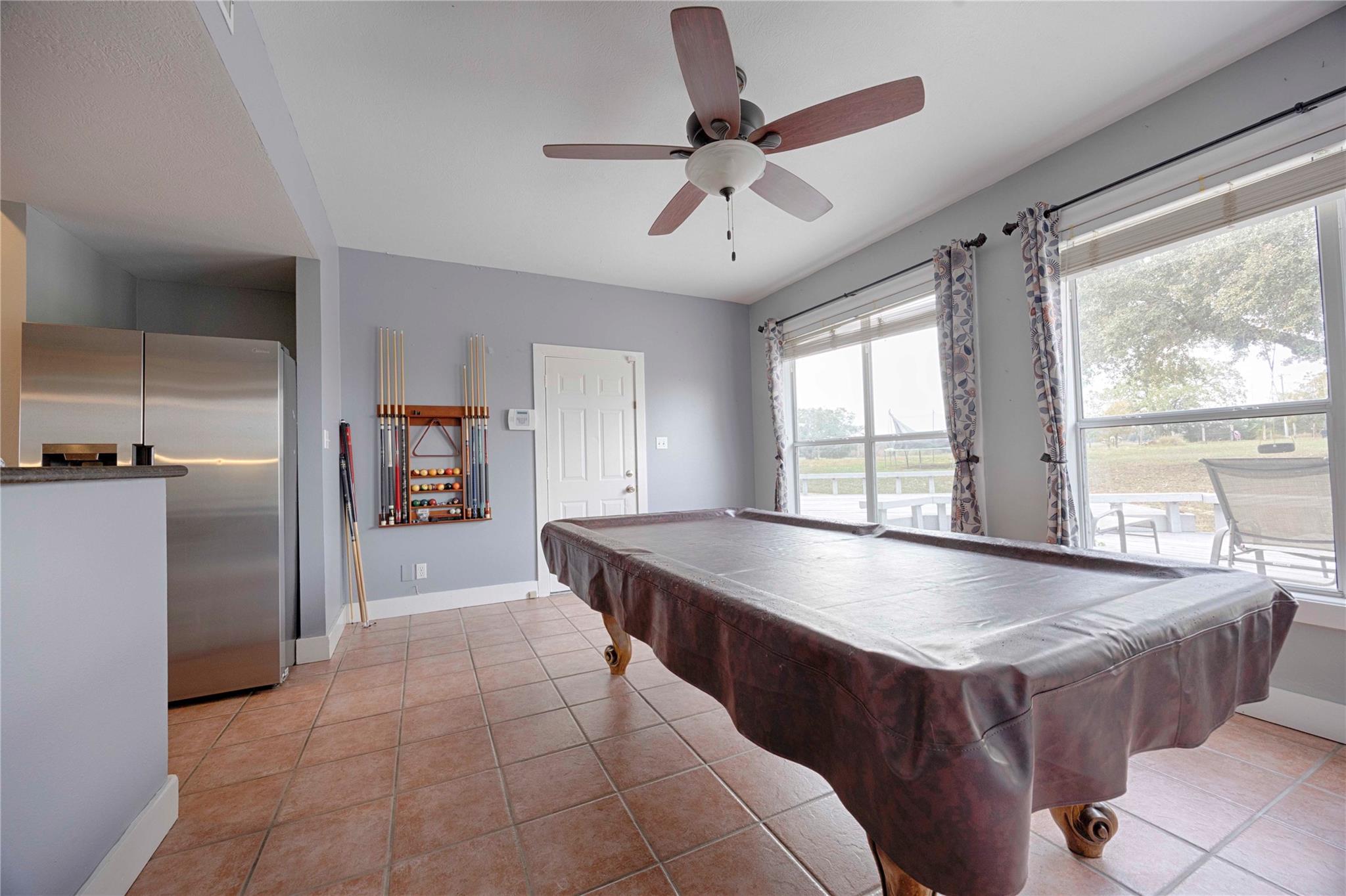 2040 W Guenther Ln, La Grange, TX 78945