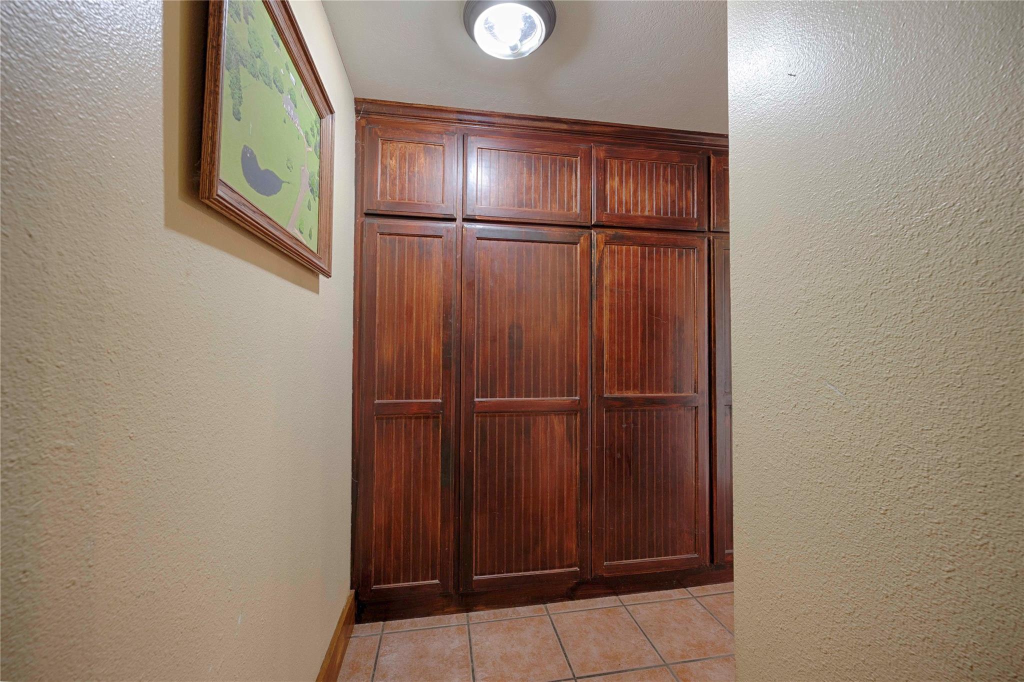 2040 W Guenther Ln, La Grange, TX 78945