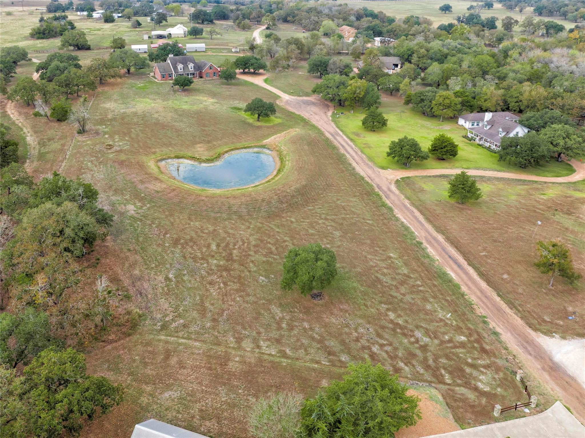 2040 W Guenther Ln, La Grange, TX 78945