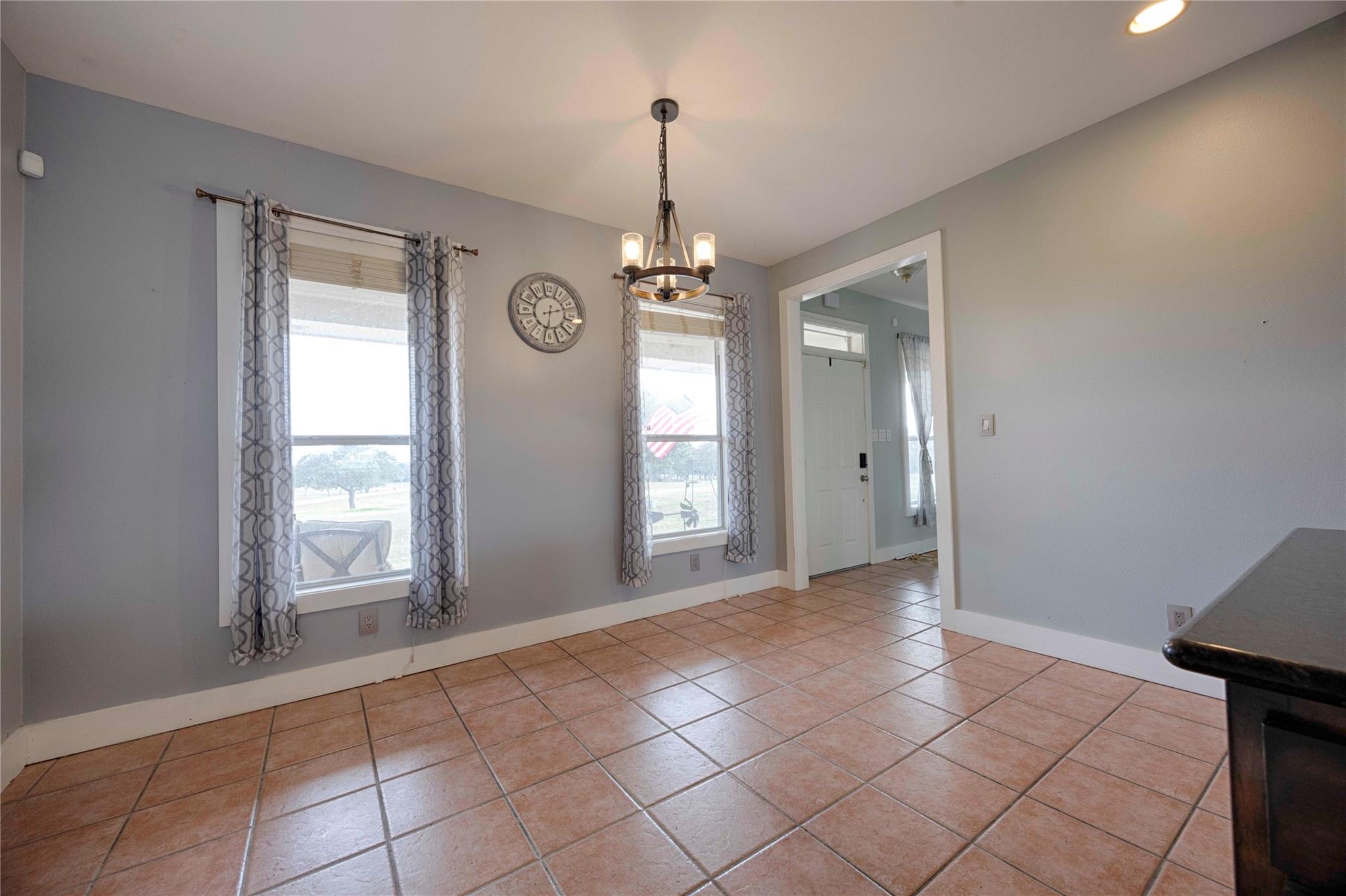 2040 W Guenther Ln, La Grange, TX 78945