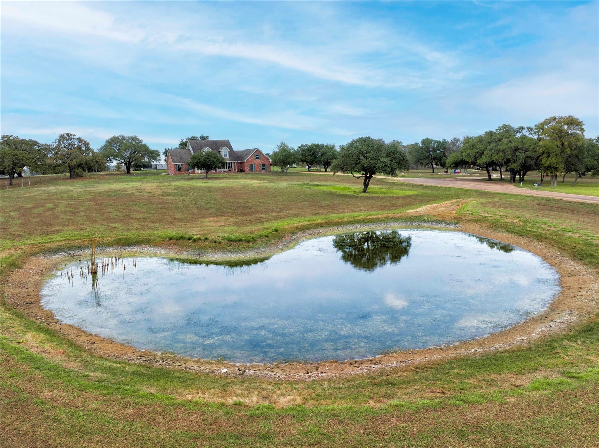 2040 W Guenther Ln, La Grange, TX 78945