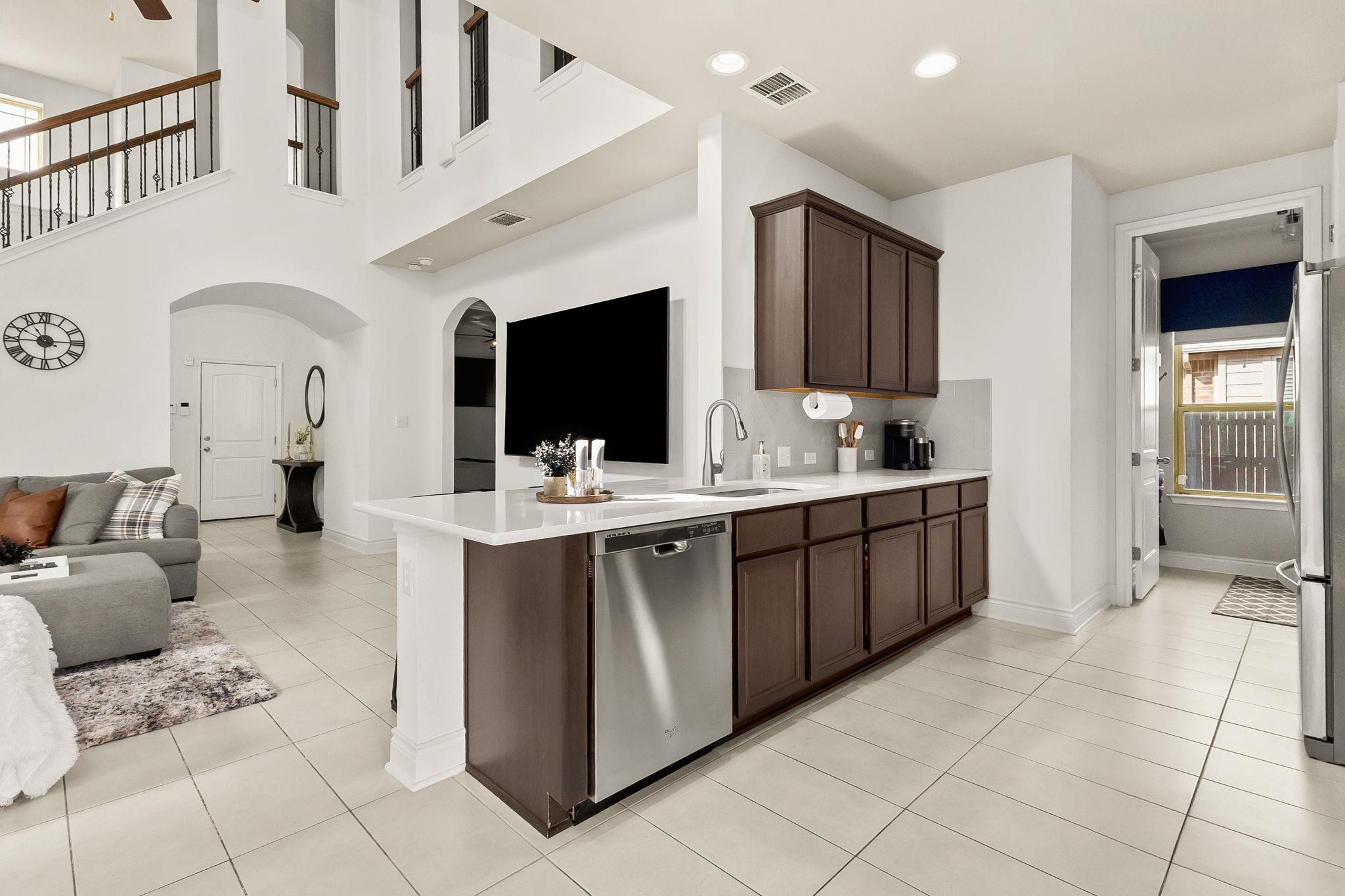 290 Tailwind Dr, Kyle, TX 78640