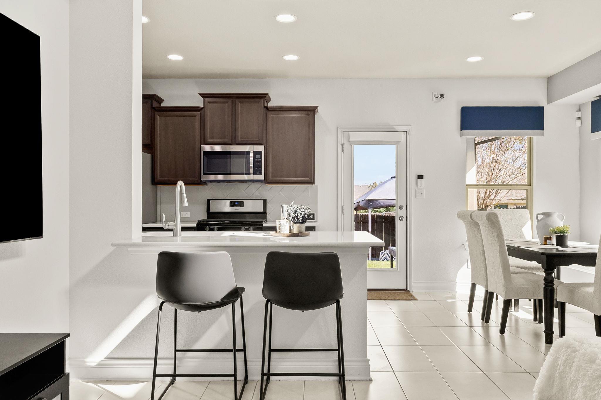 290 Tailwind Dr, Kyle, TX 78640