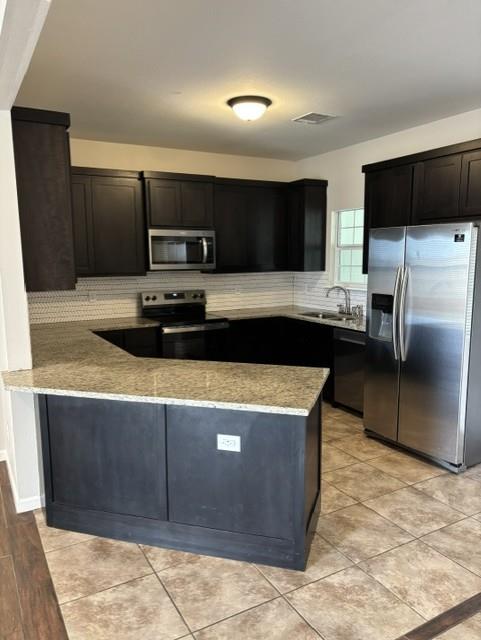 313 NW Carlos G Parker Blvd NW, Taylor, TX 76574