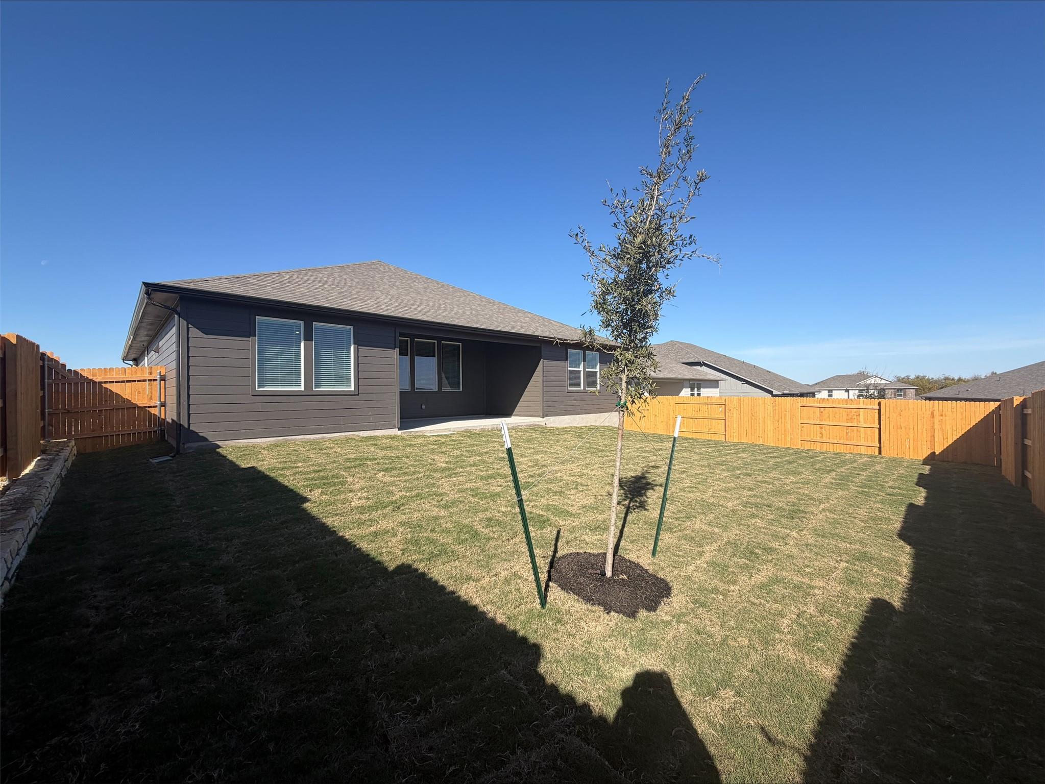 203 Divisadero Dr, Hutto, TX 78634