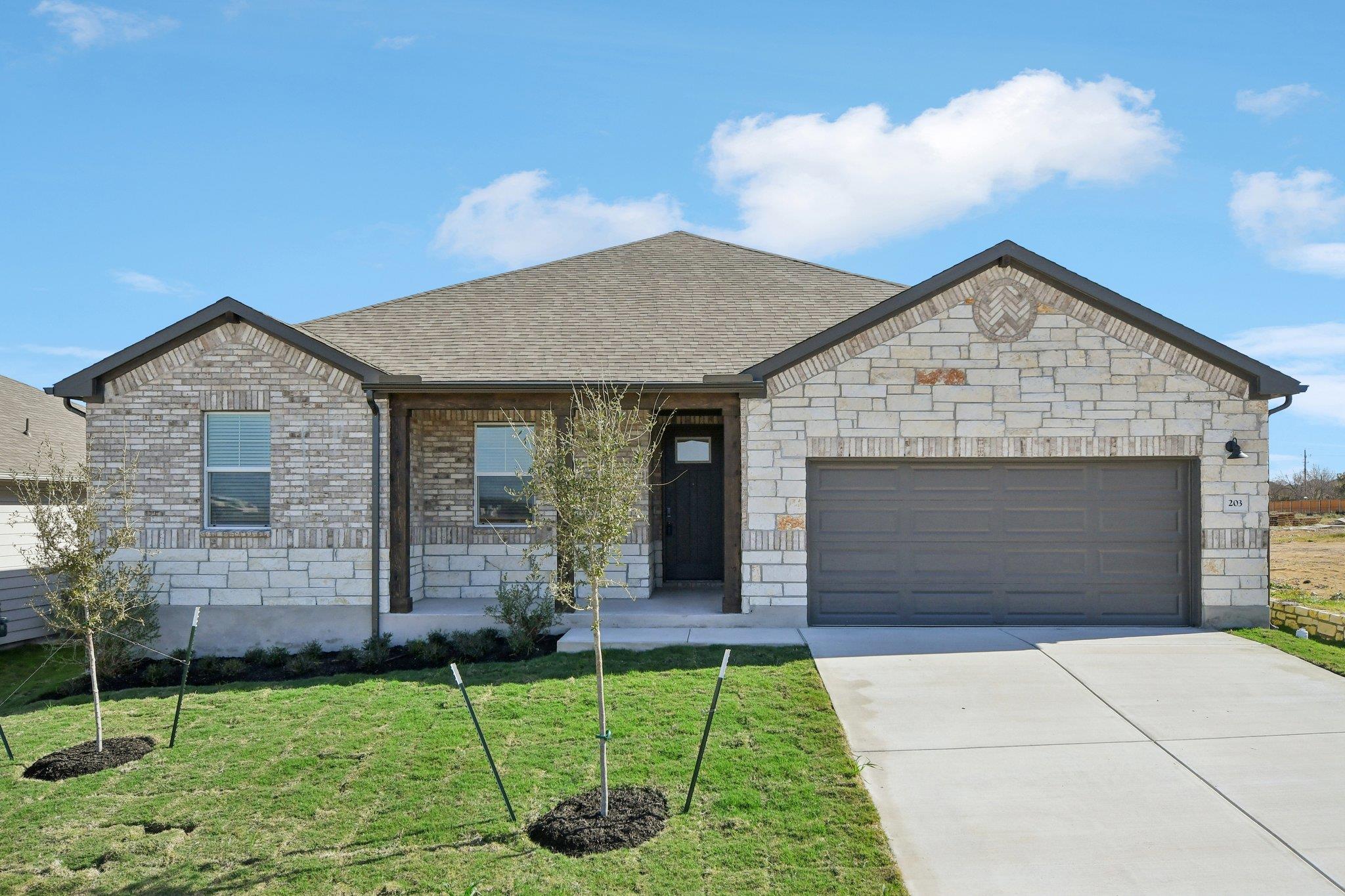 203 Divisadero Dr, Hutto, TX 78634