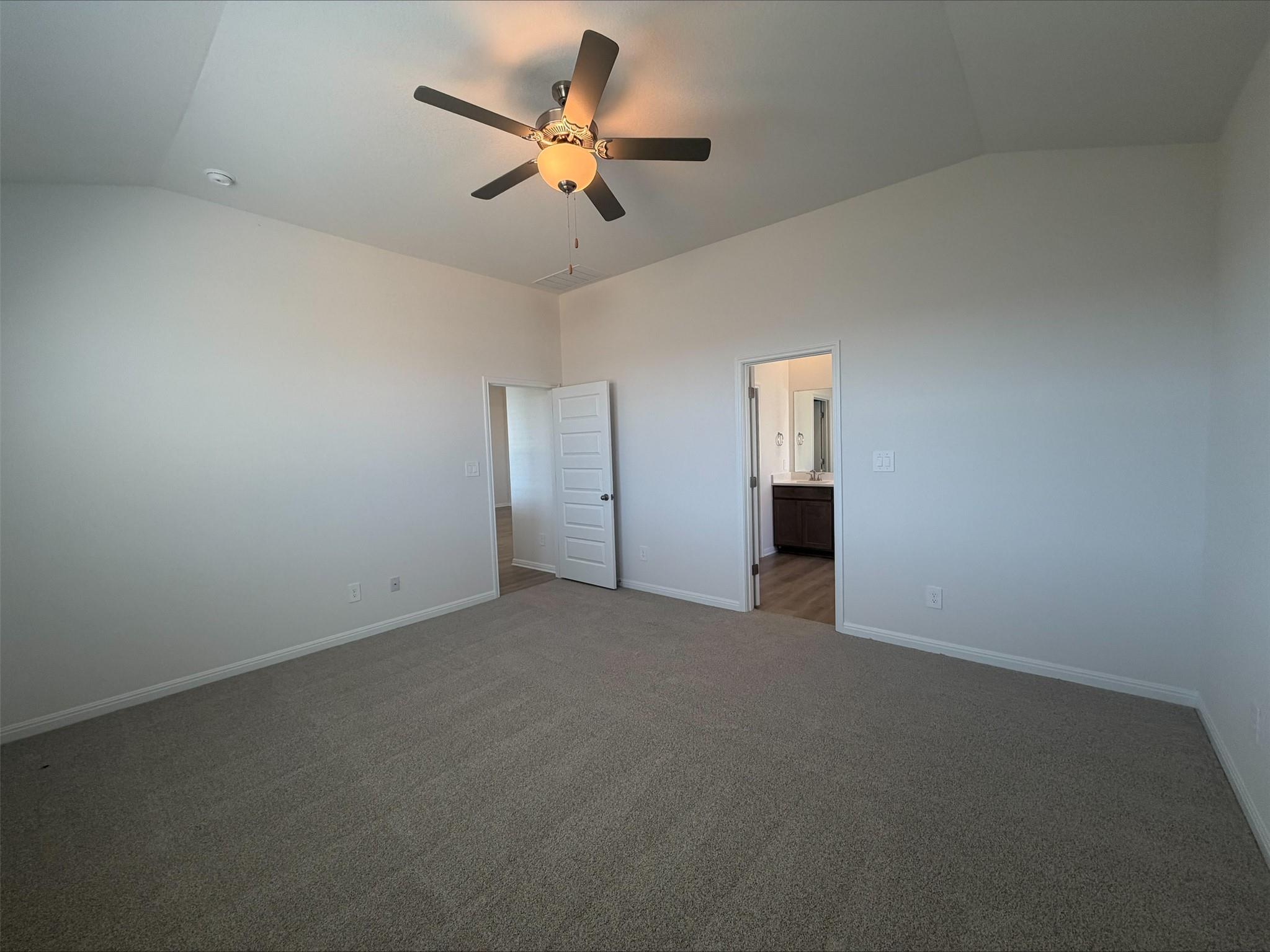 203 Divisadero Dr, Hutto, TX 78634