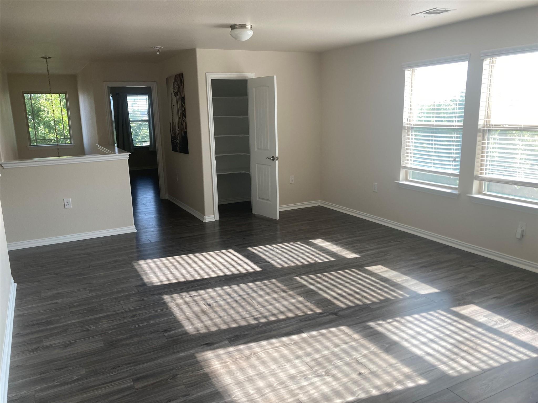 7216 Vail Ridge St, Austin, TX 78744