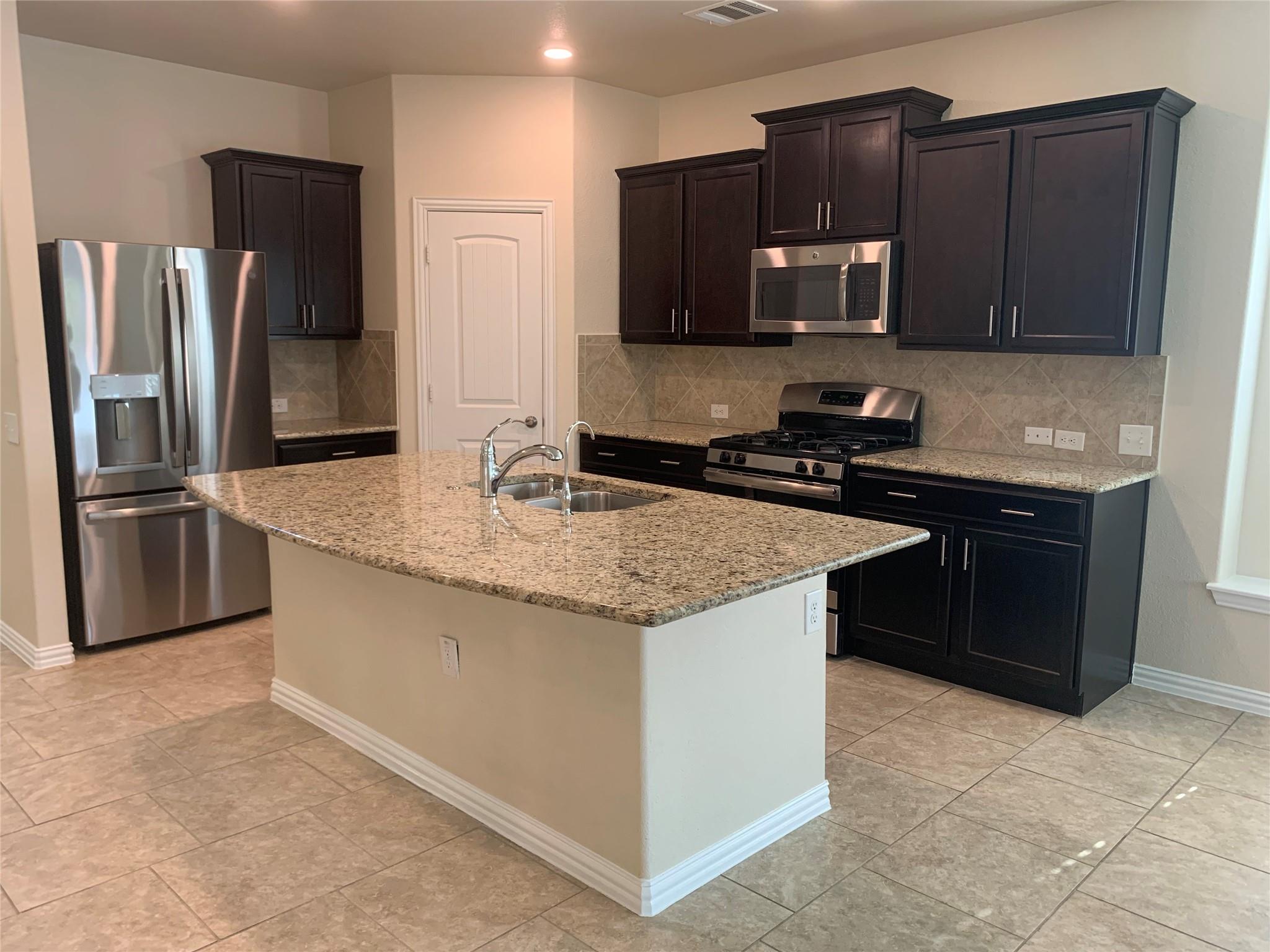 7216 Vail Ridge St, Austin, TX 78744