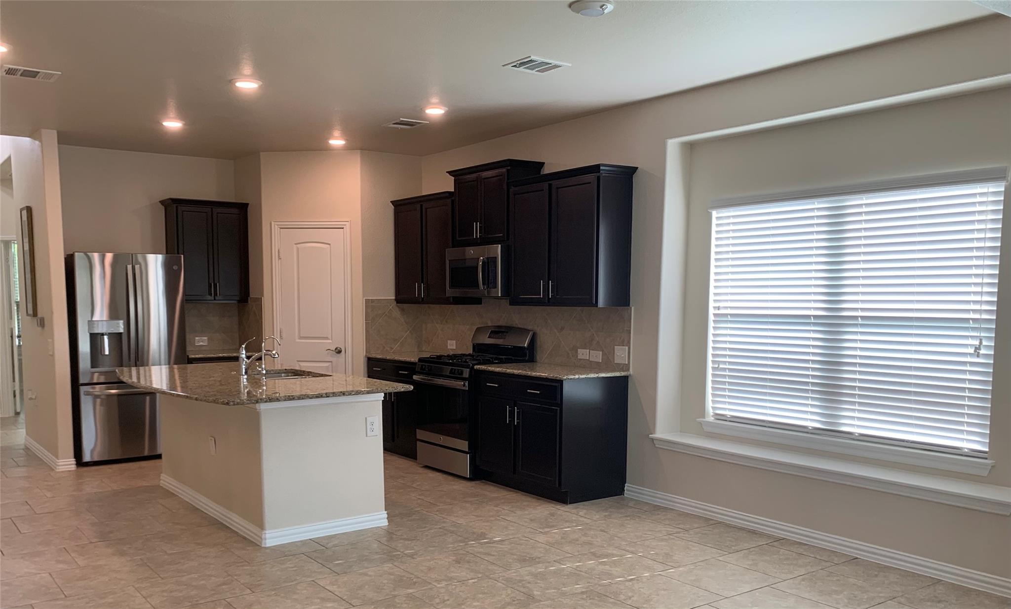 7216 Vail Ridge St, Austin, TX 78744